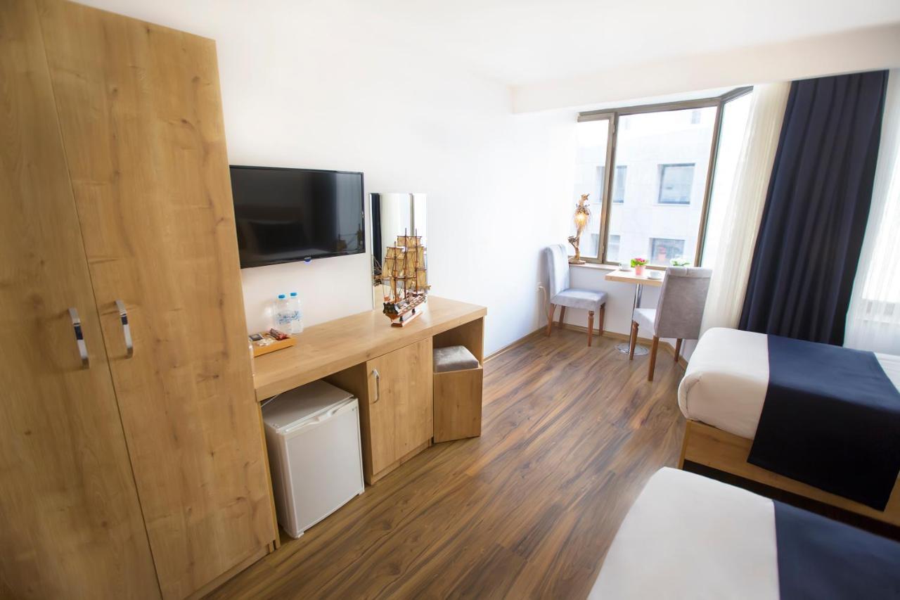 Deluxe Double or Twin Room City View