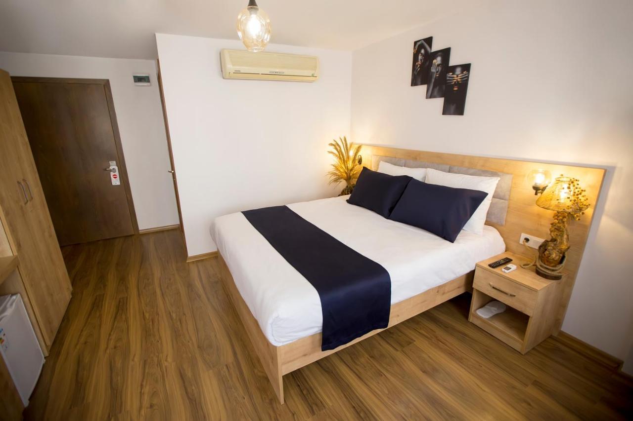 Deluxe Double or Twin Room City View