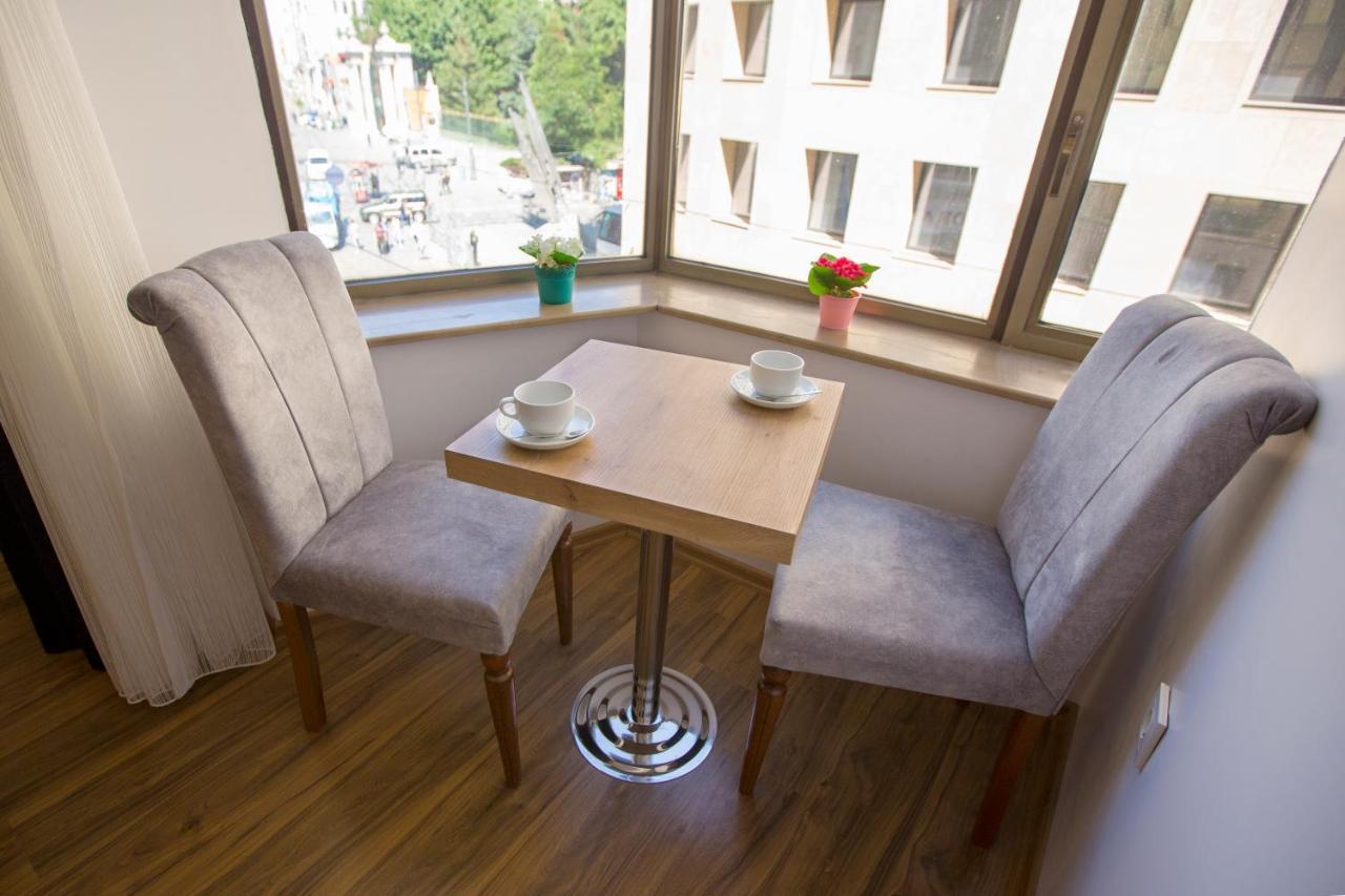 Deluxe Double or Twin Room City View