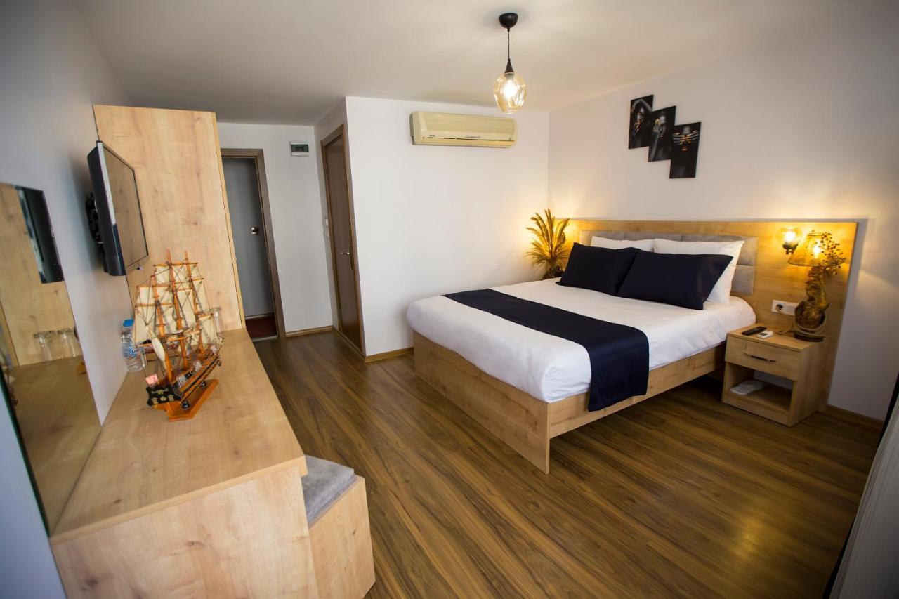 Deluxe Double or Twin Room City View