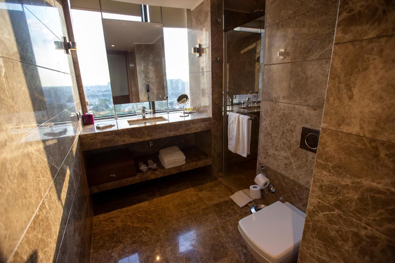 Panoramic Corner Room