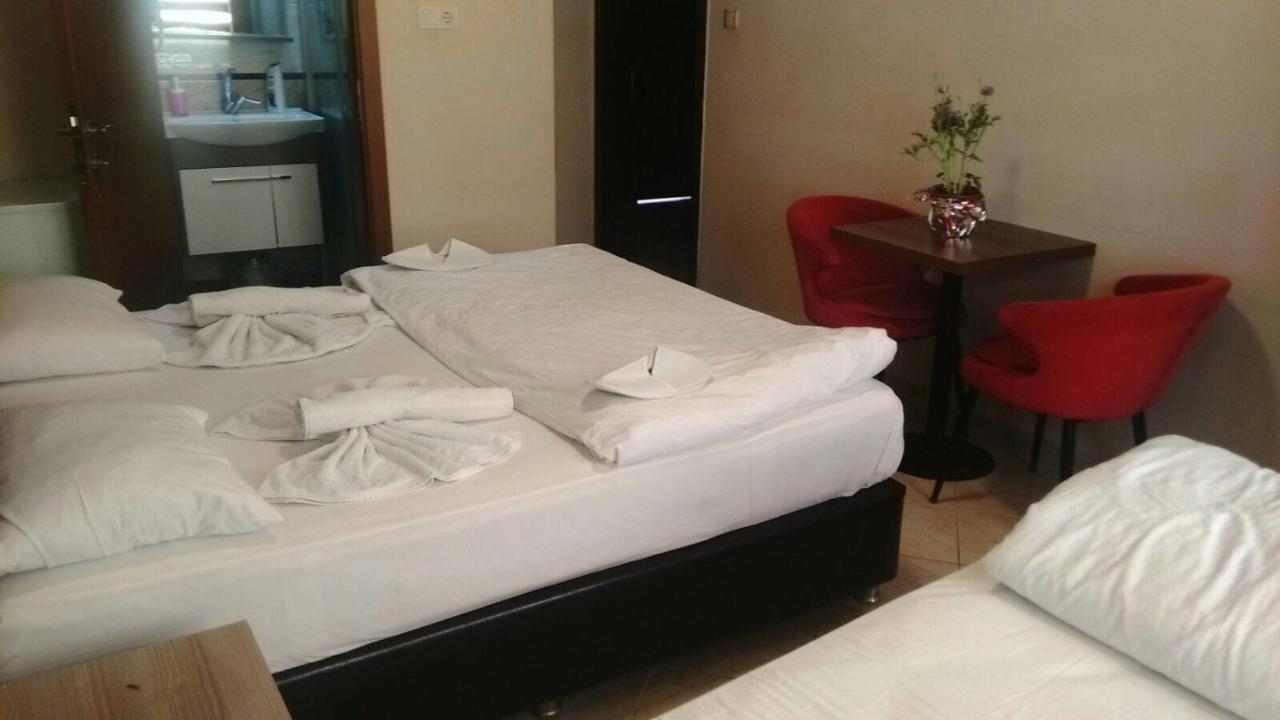 Twin Room Private Bathroom
