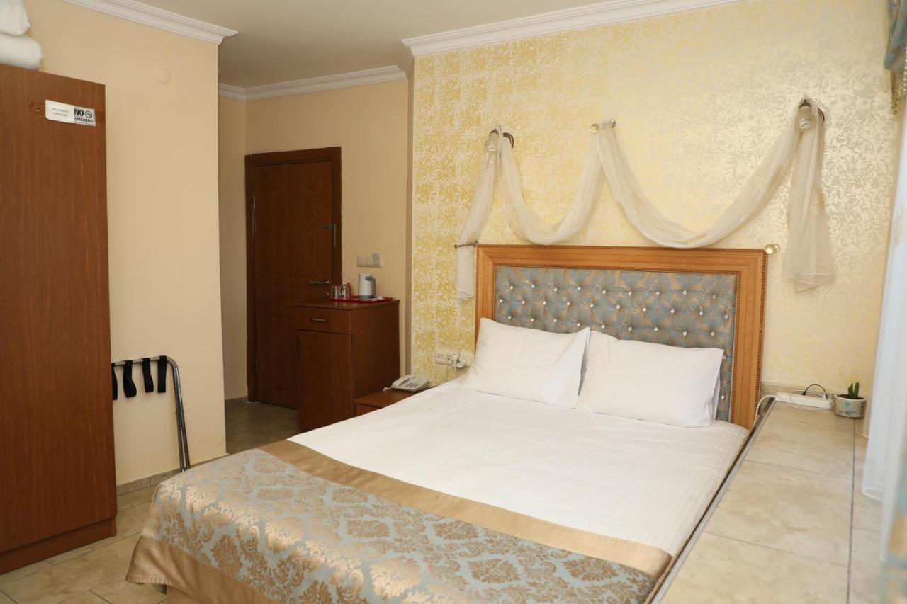 Economy Double Room Garden View Basement Floor
