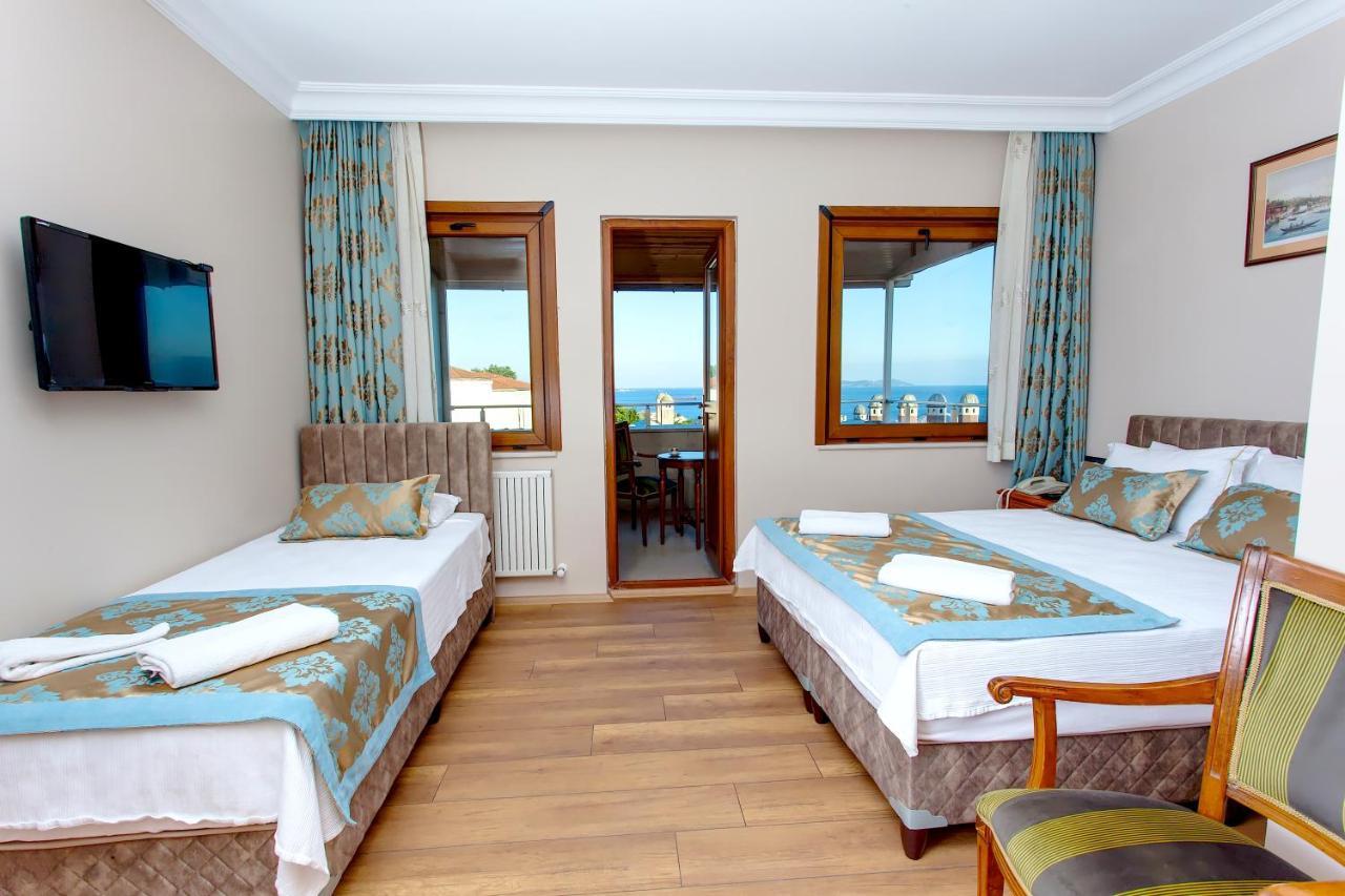 Room Balcony City Sea View