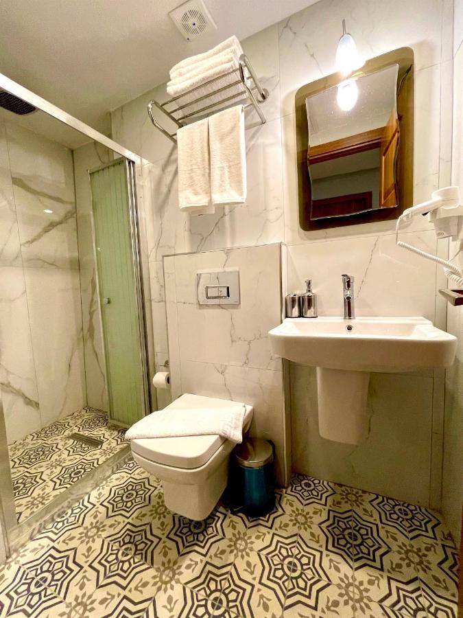 Economy Triple Room