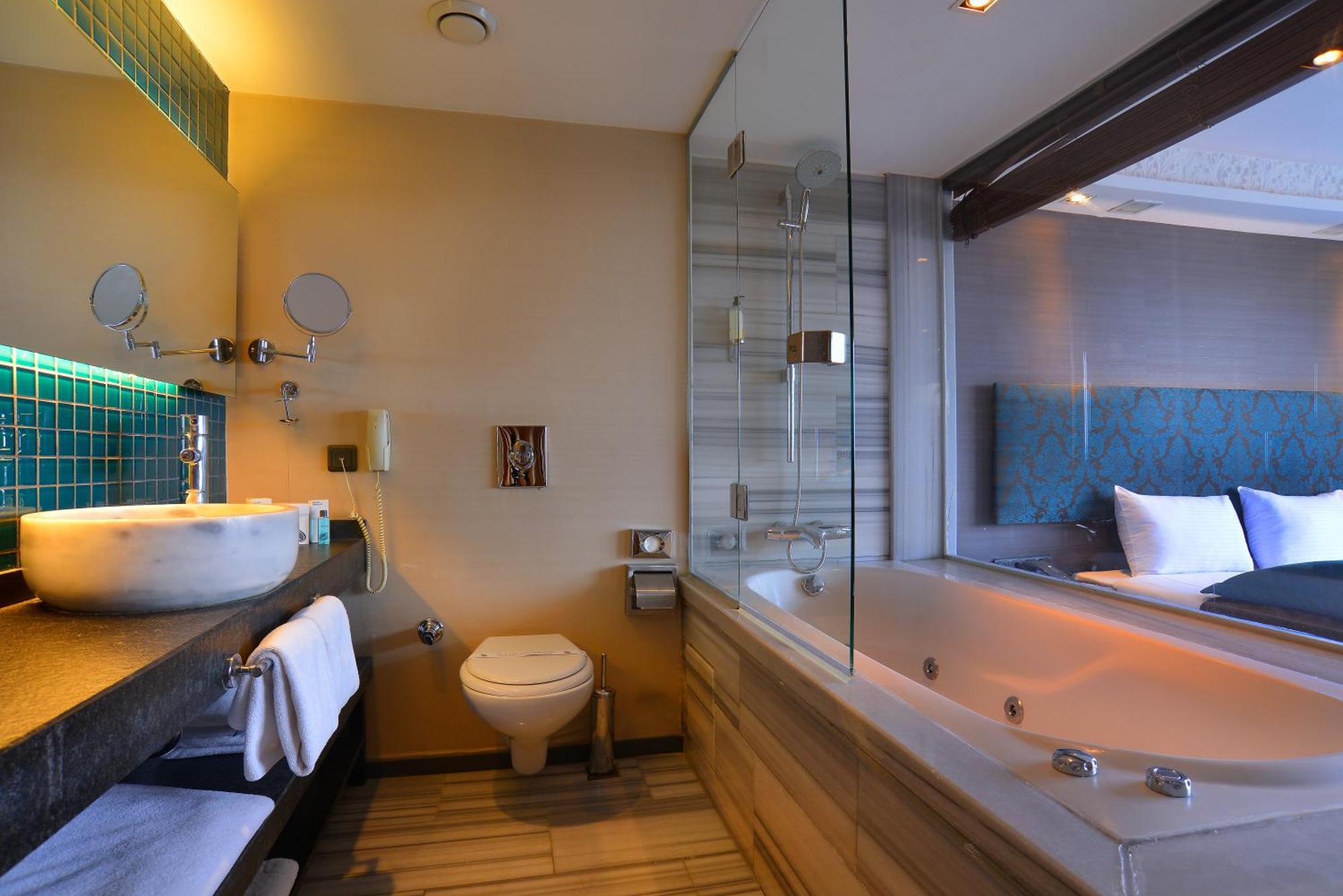 Executive Double Room Bath Balcony