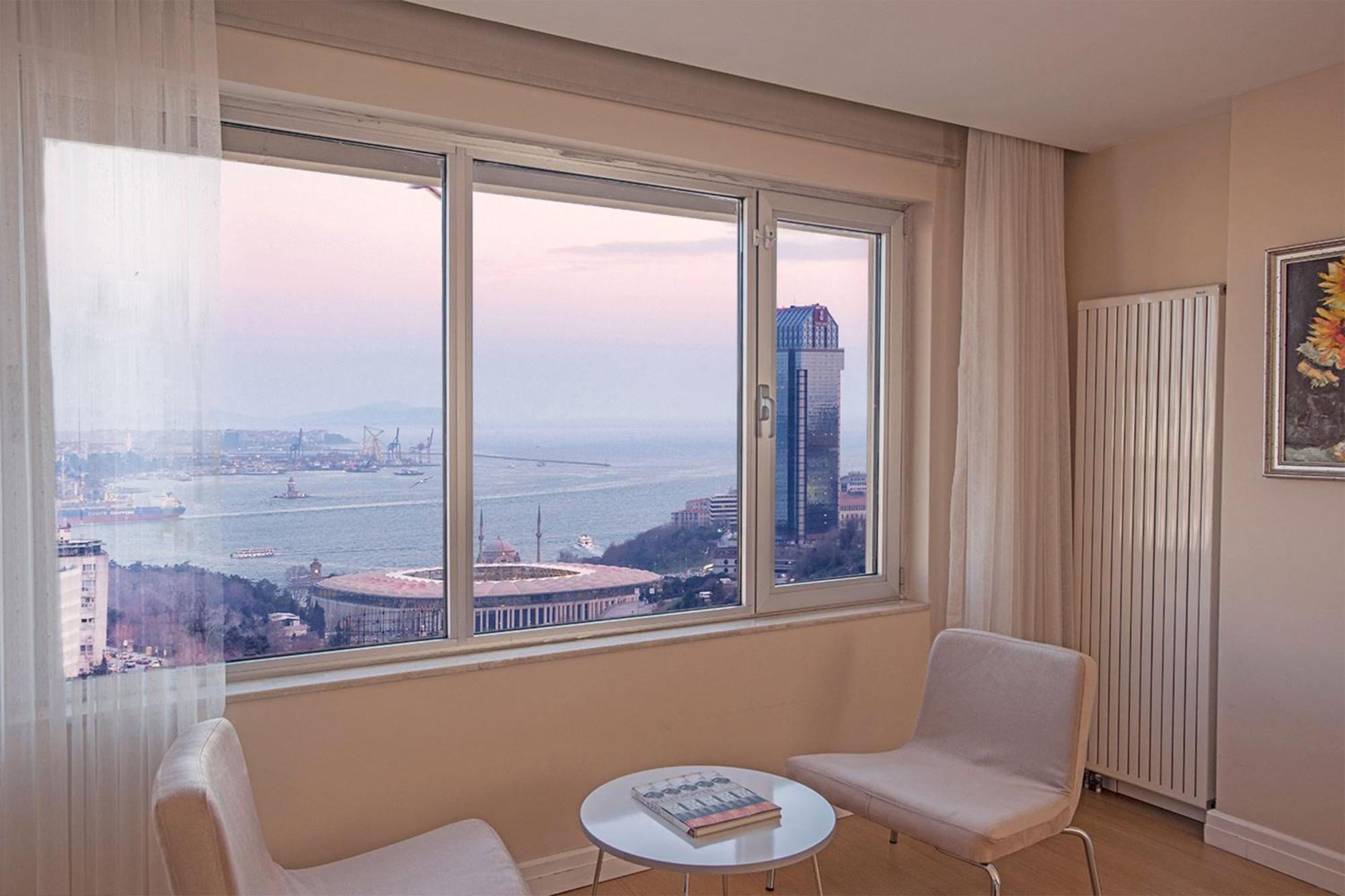 Five-Bedroom Premium Apartment