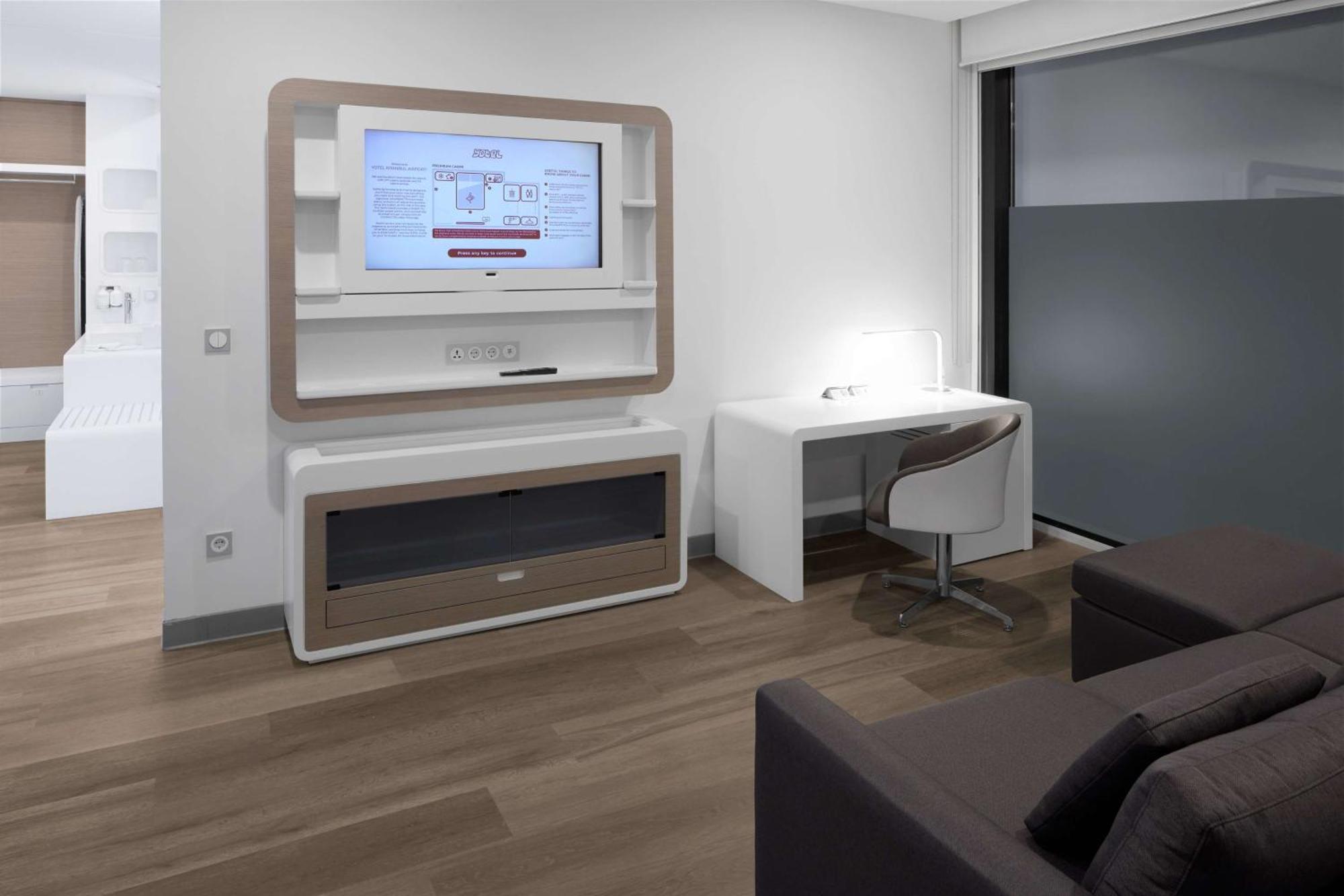 First Class King Junior Suite Kitchenette
