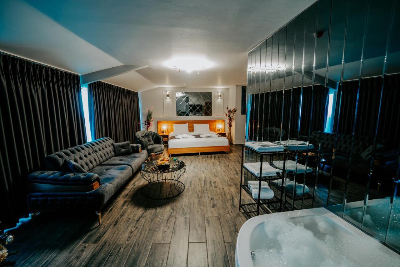 Deluxe Double Room Bath