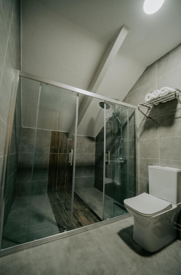 Deluxe Double Room Bath