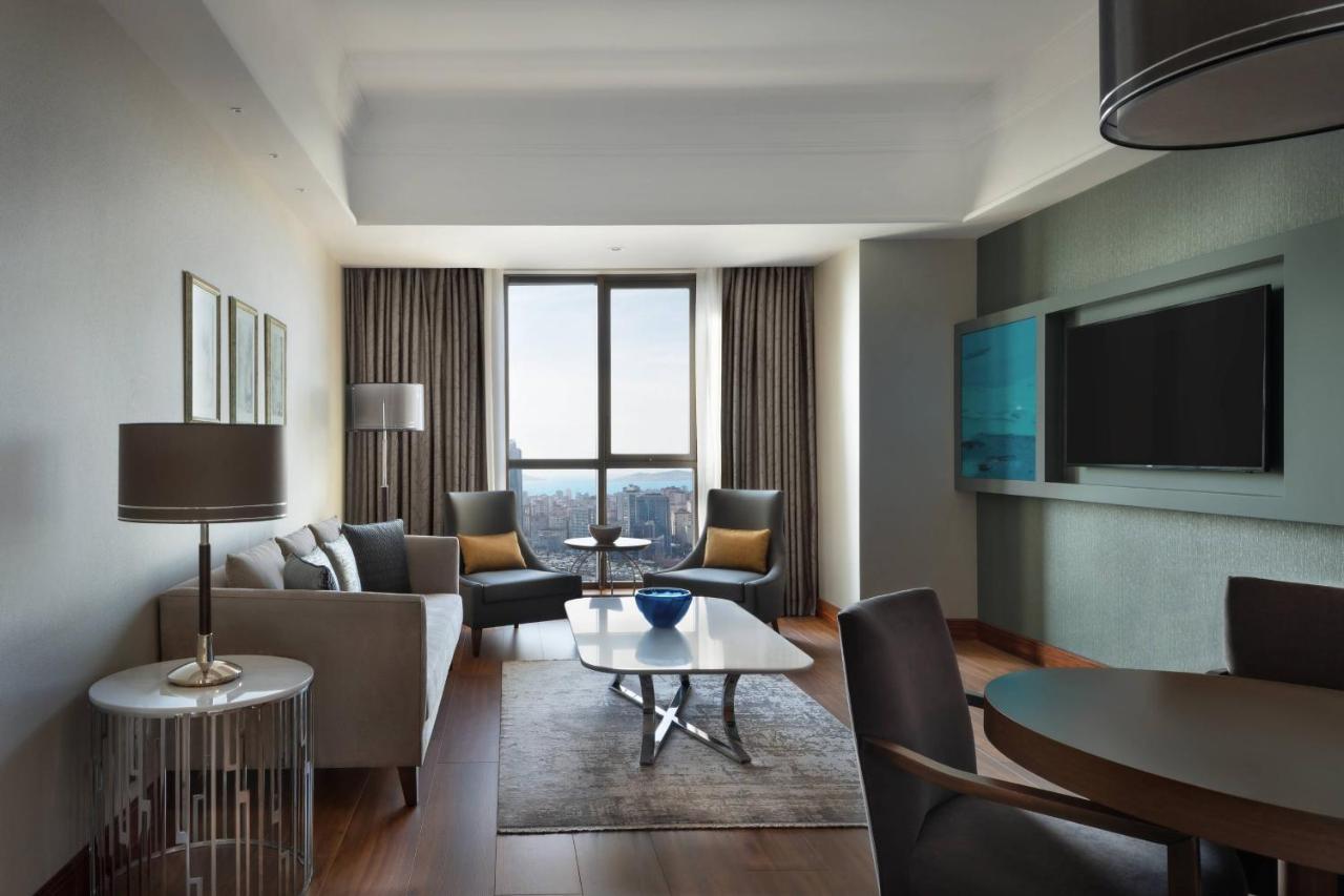 Executive King Suite City View Lounge Access