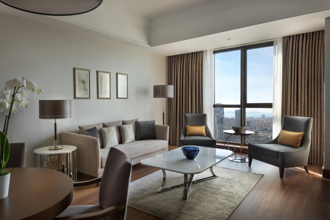 Executive King Suite City View Lounge Access