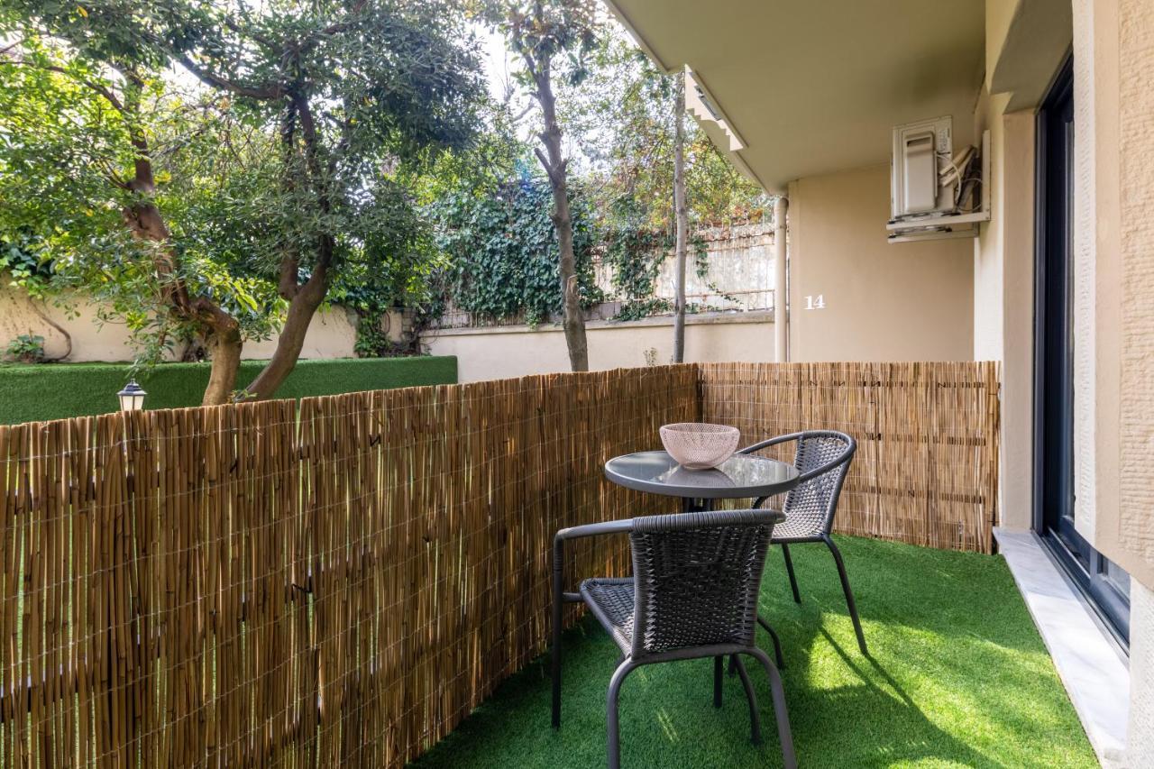 Deluxe Two-Bedroom Apartment Garden