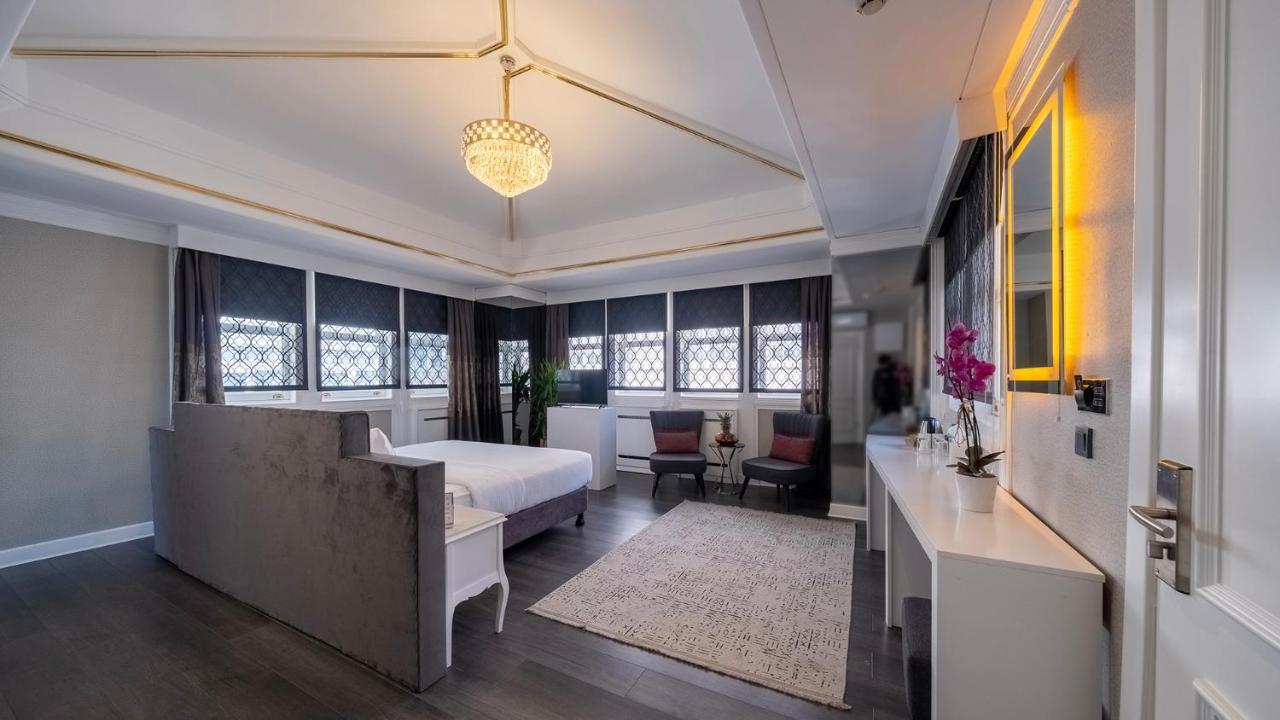 Family Room City View
