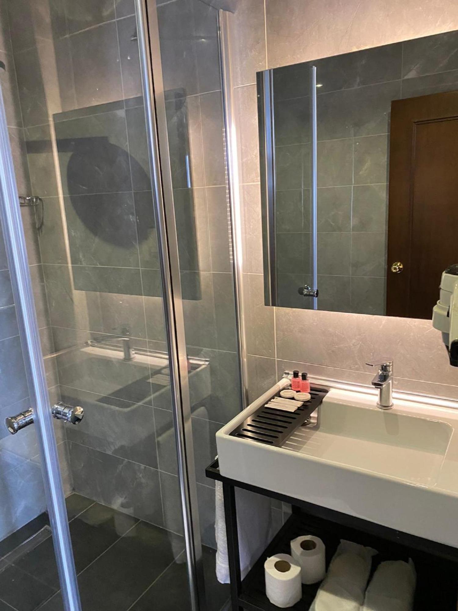 Deluxe Double Room Side Sea View