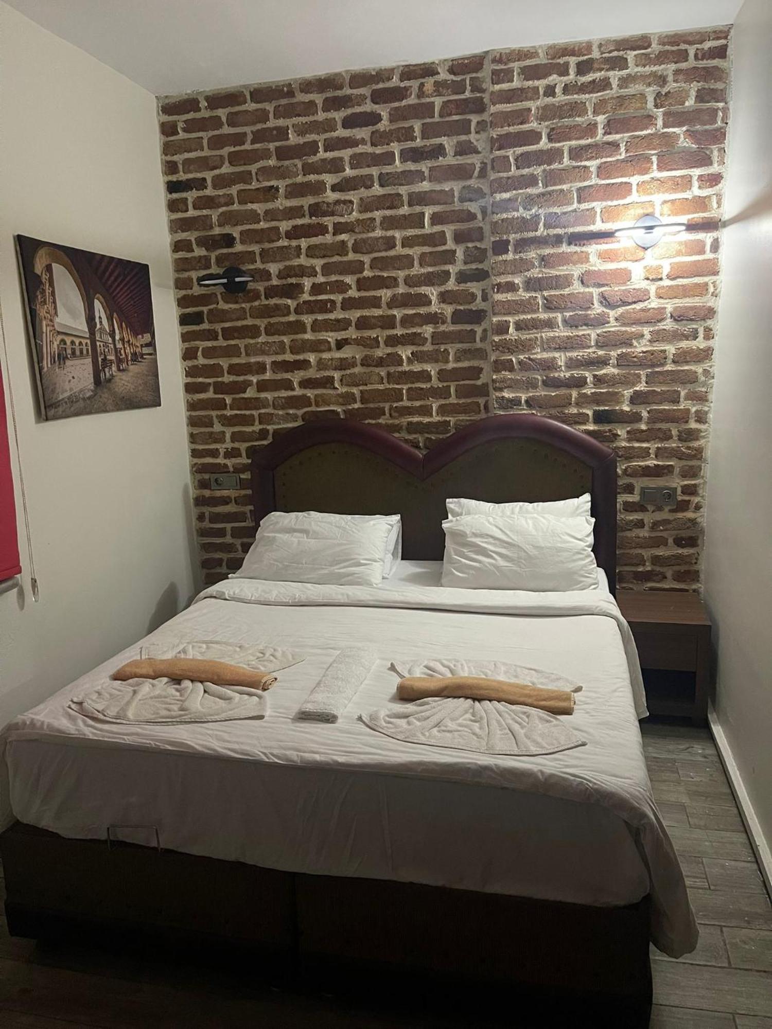Large Double or Twin Room