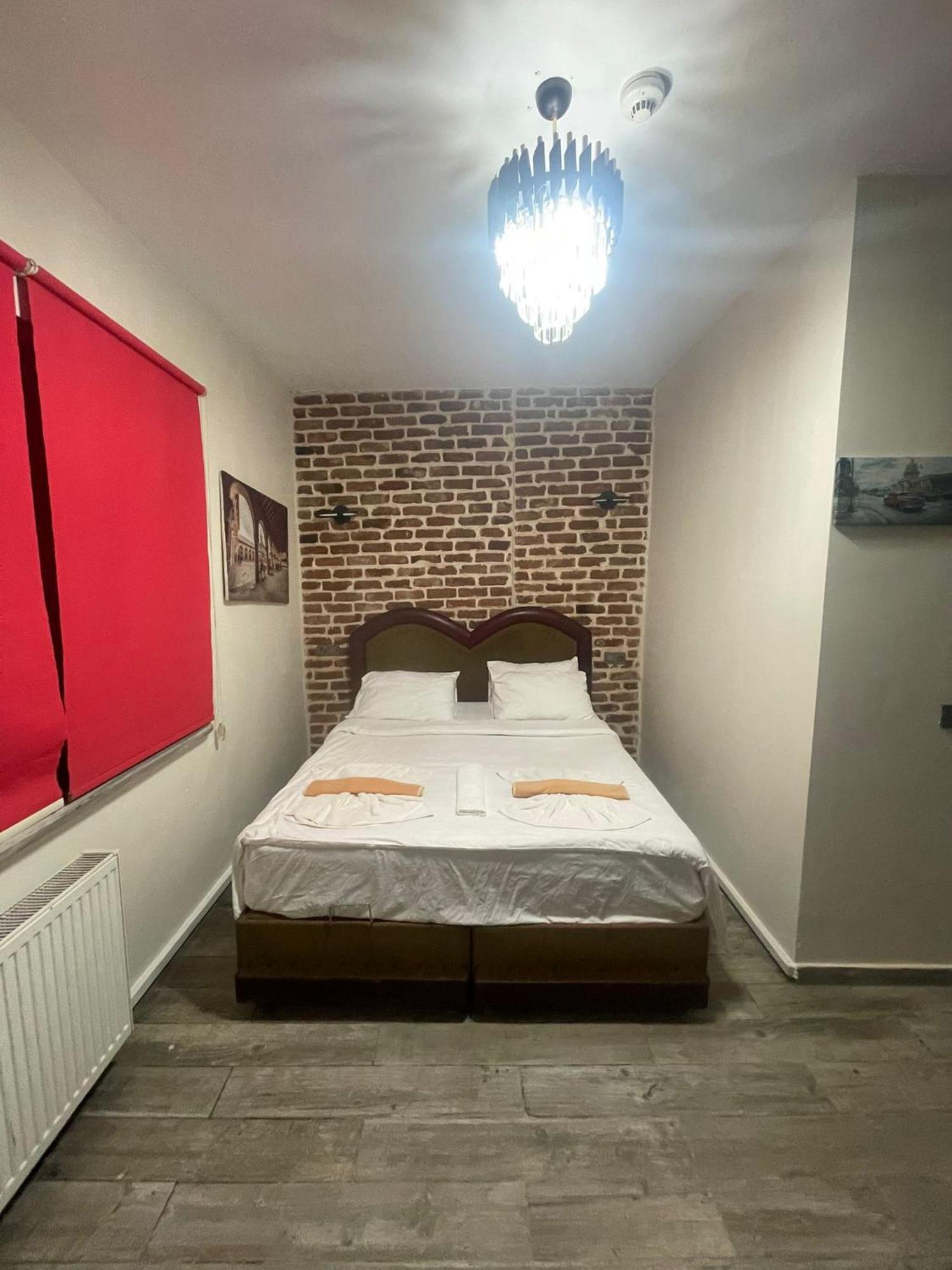 Large Double or Twin Room