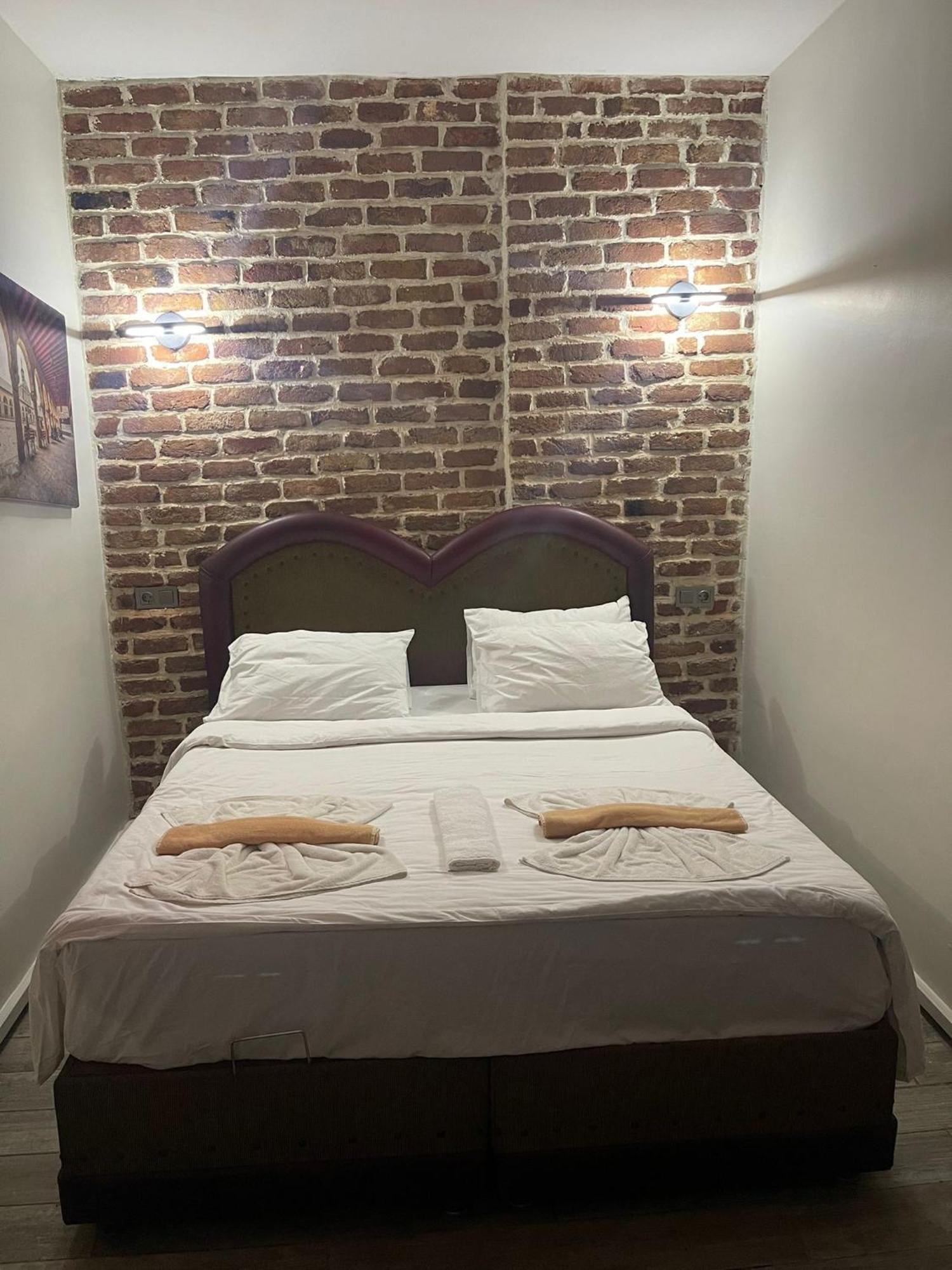 Large Double or Twin Room