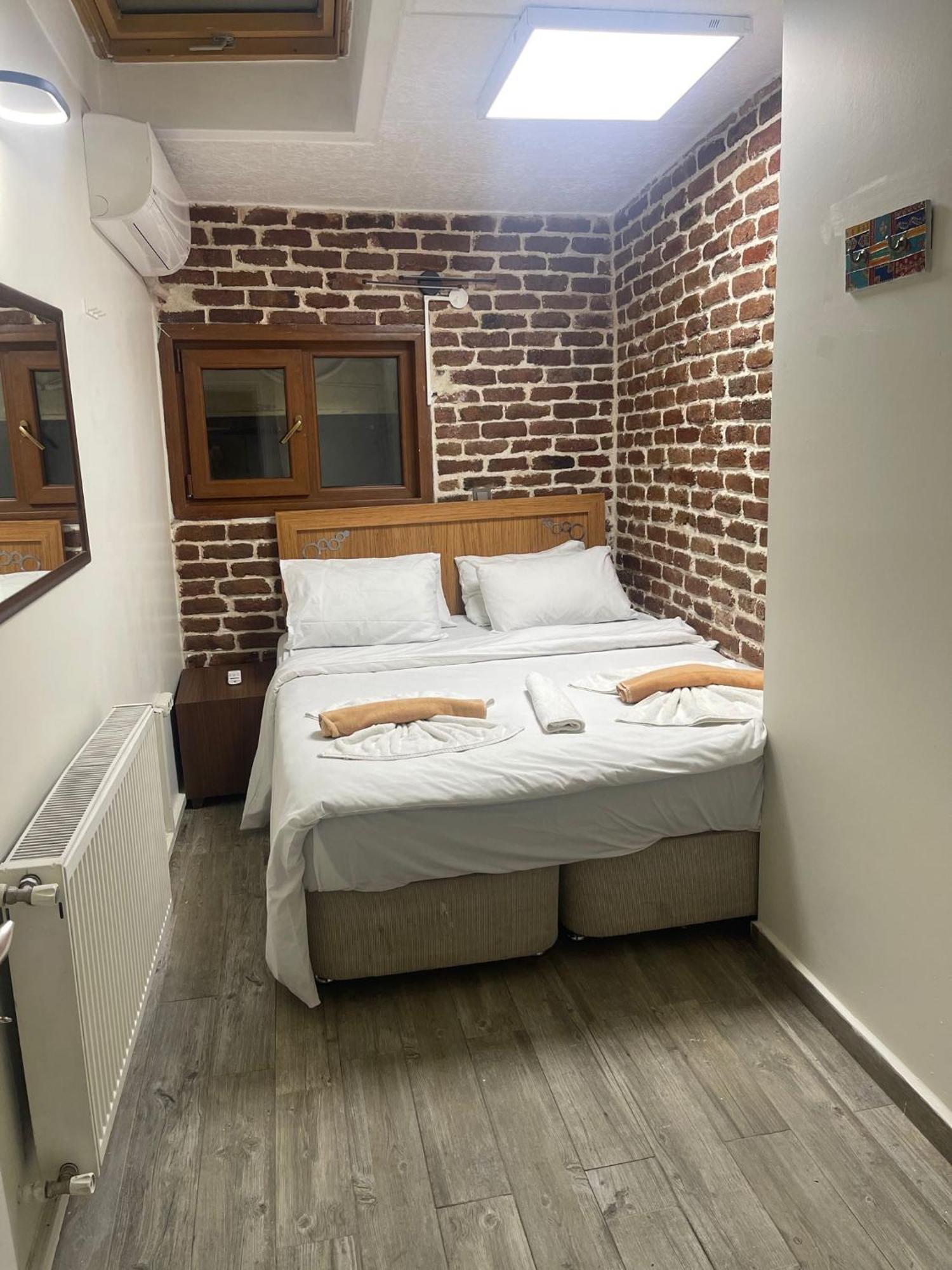 Double Room Private Bathroom