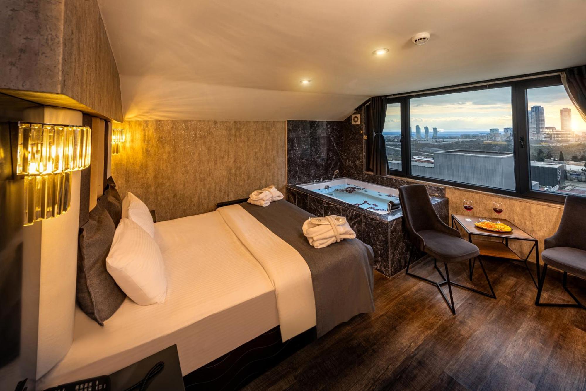 Deluxe King Room