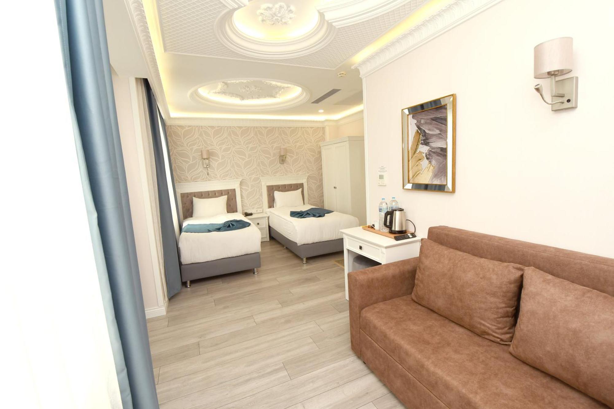 Deluxe Triple Room