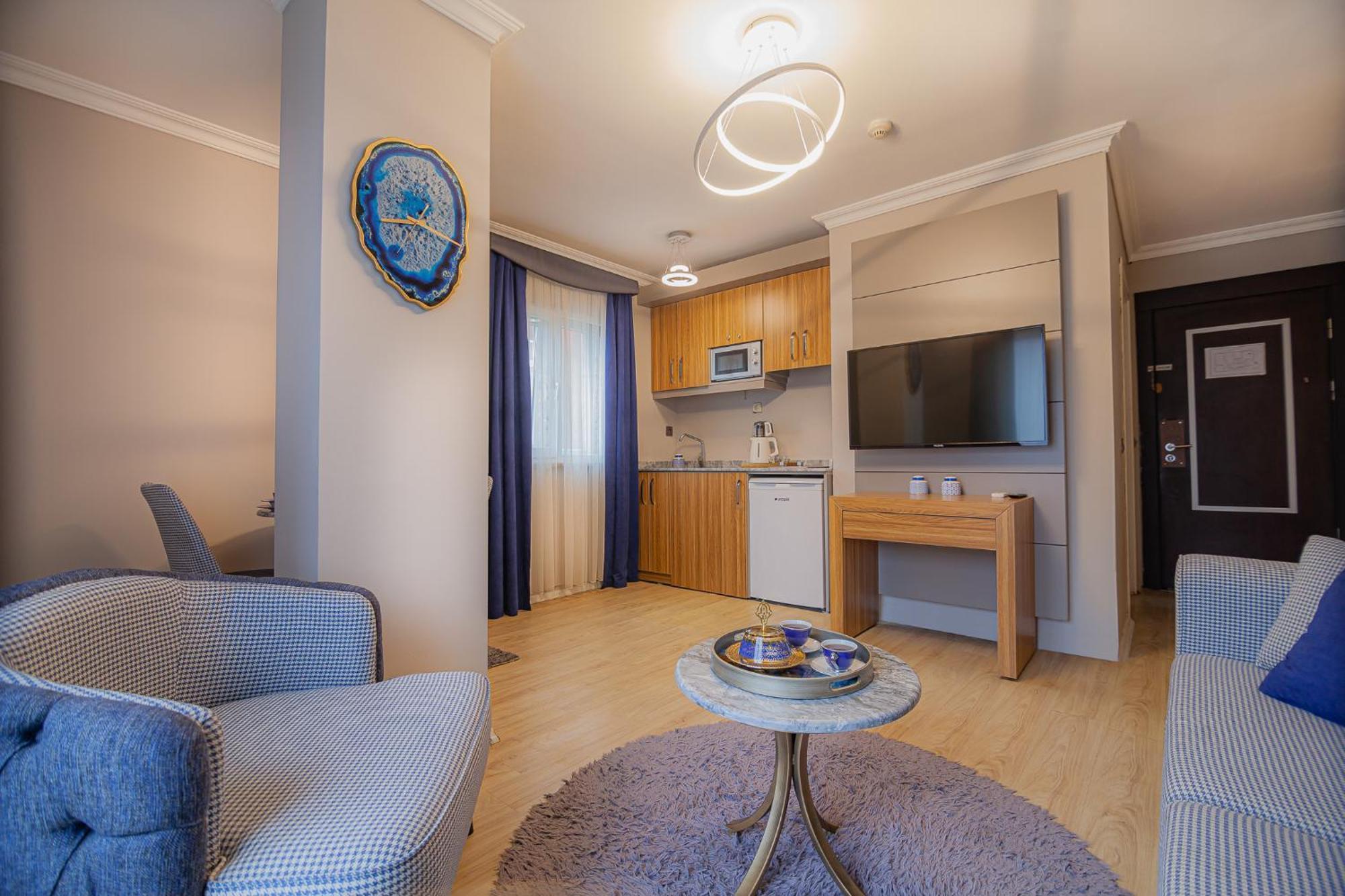 Three-Bedroom Apartment High Floor