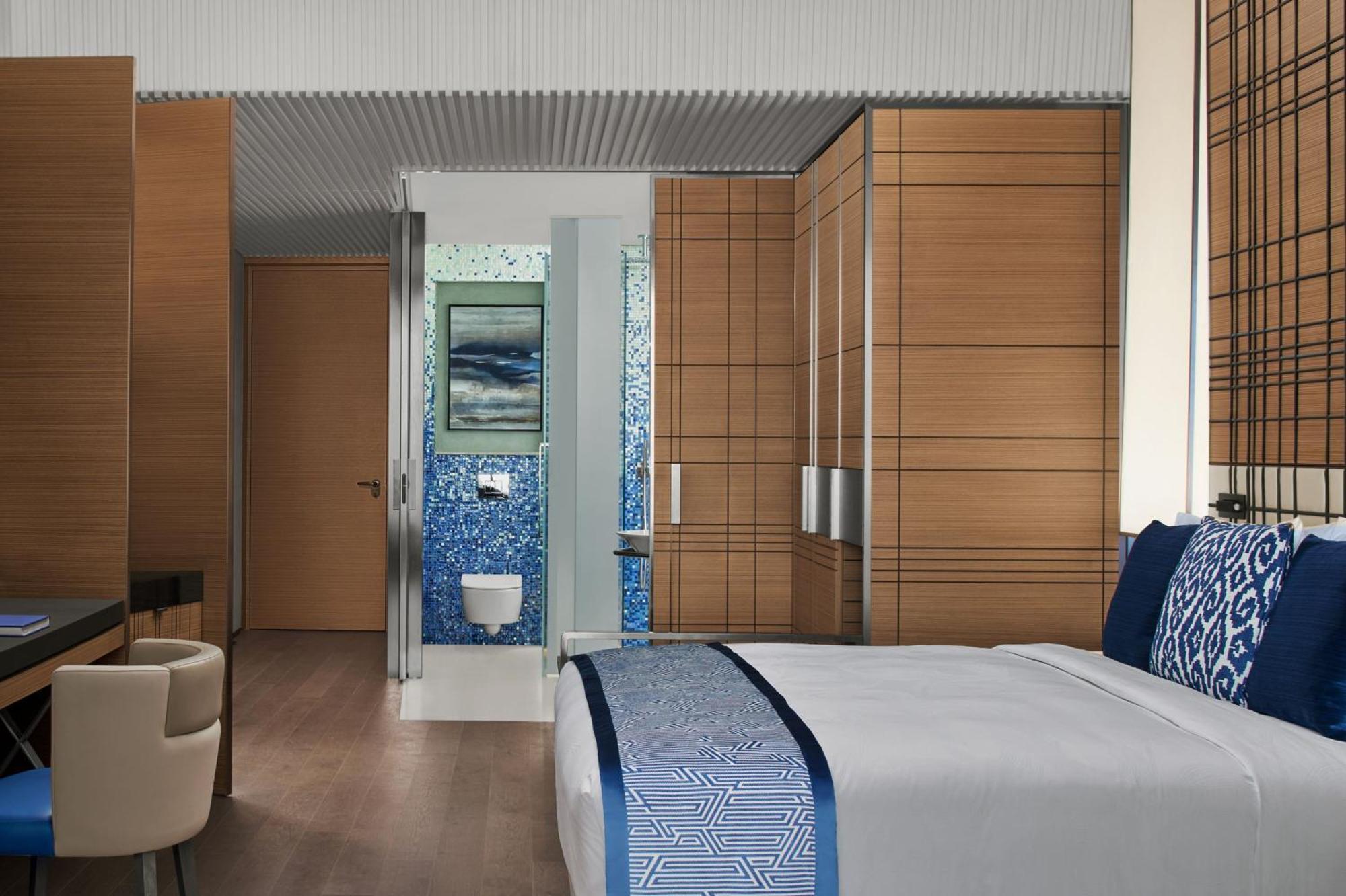 Deluxe King Room Balcony Sea View