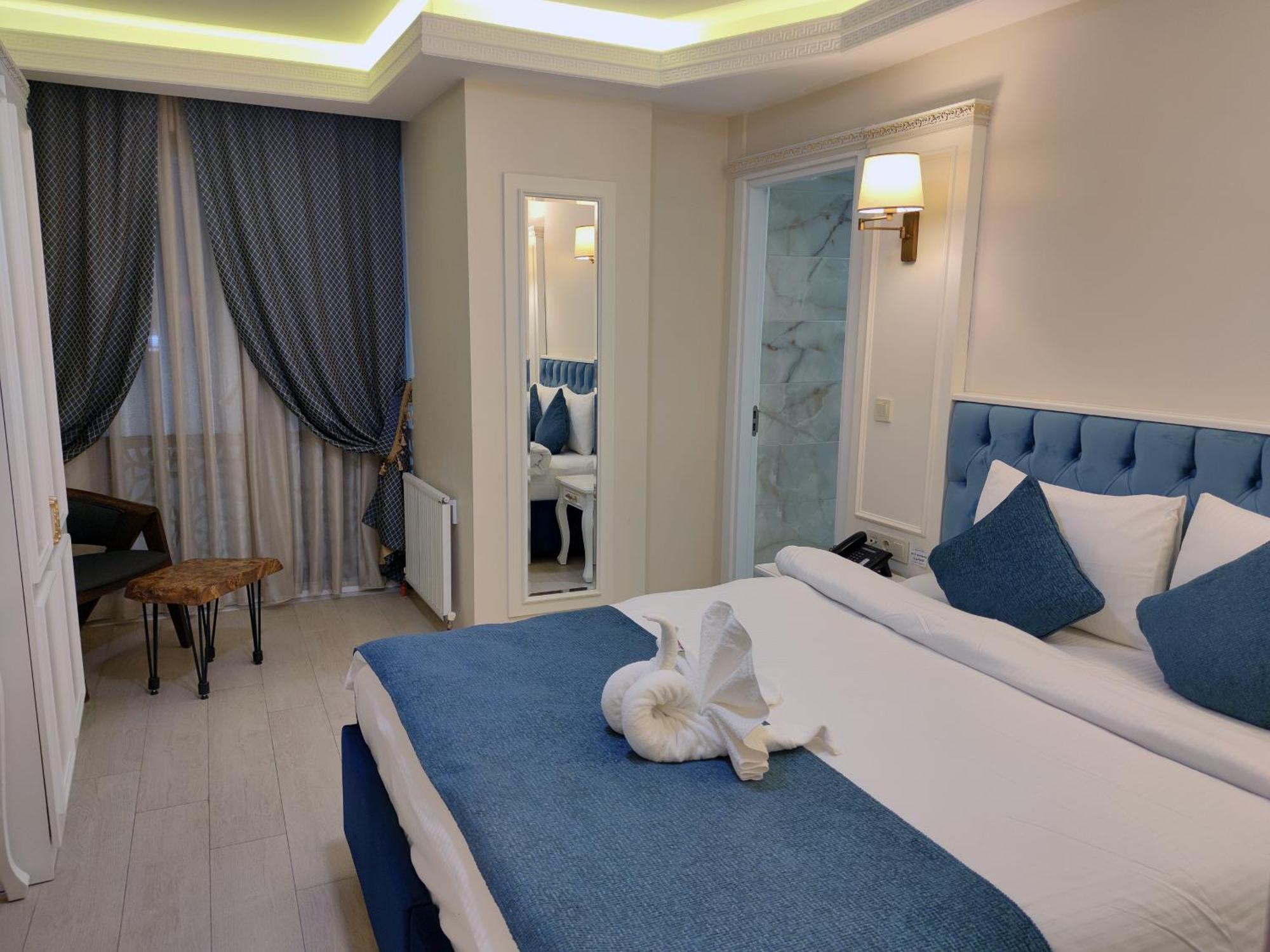 Deluxe Double Room Side Sea View