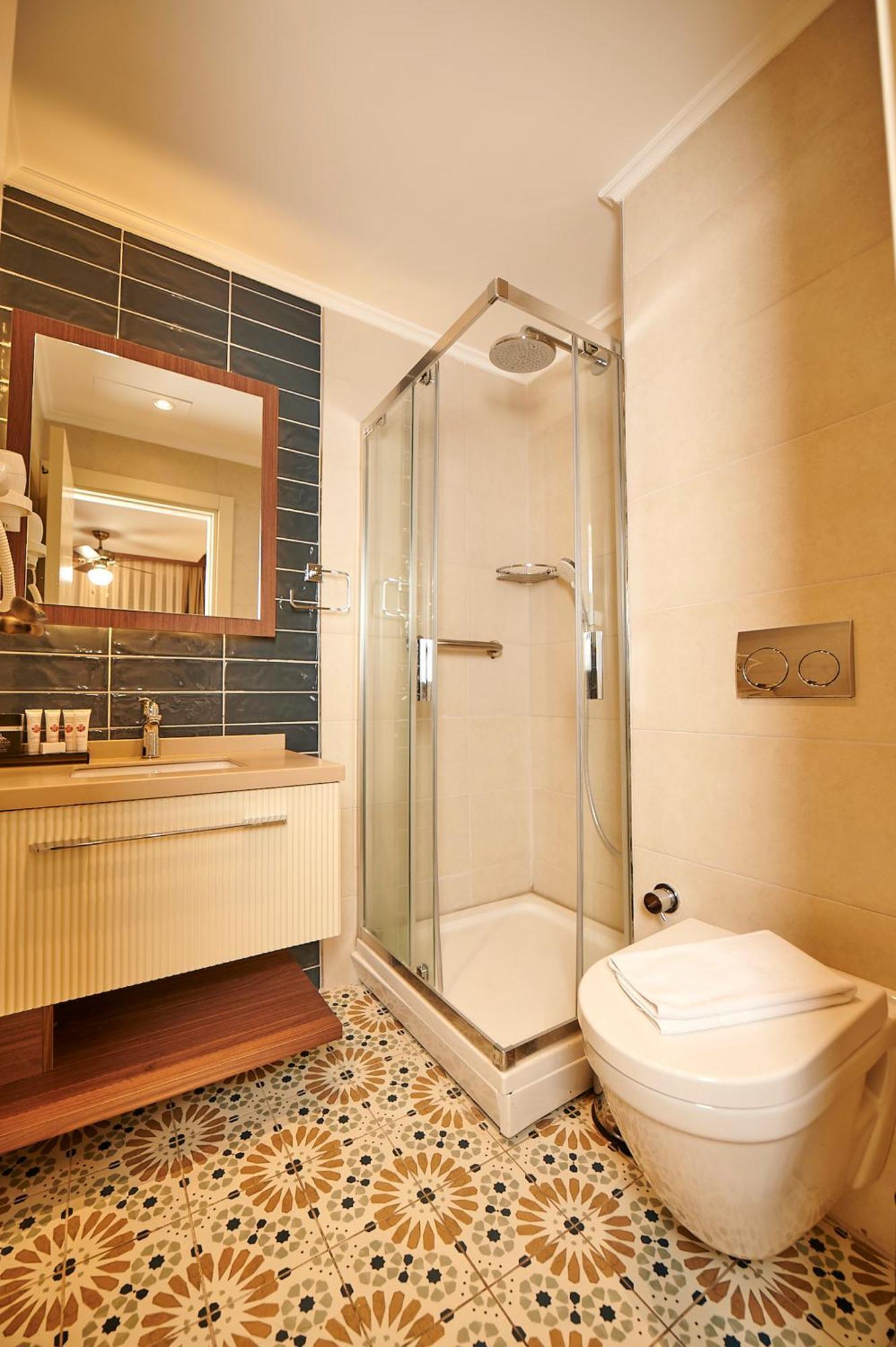 Economic Double Room Basement Floor