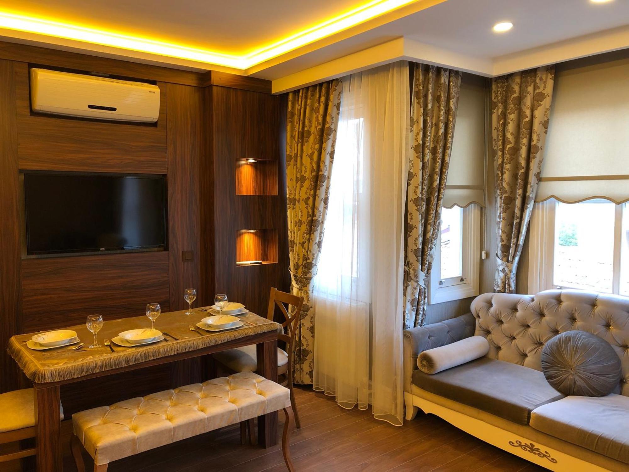 Deluxe Apartment