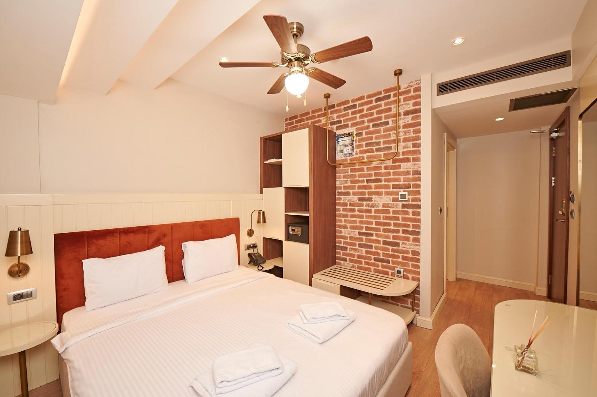 Economic Double Room Basement Floor