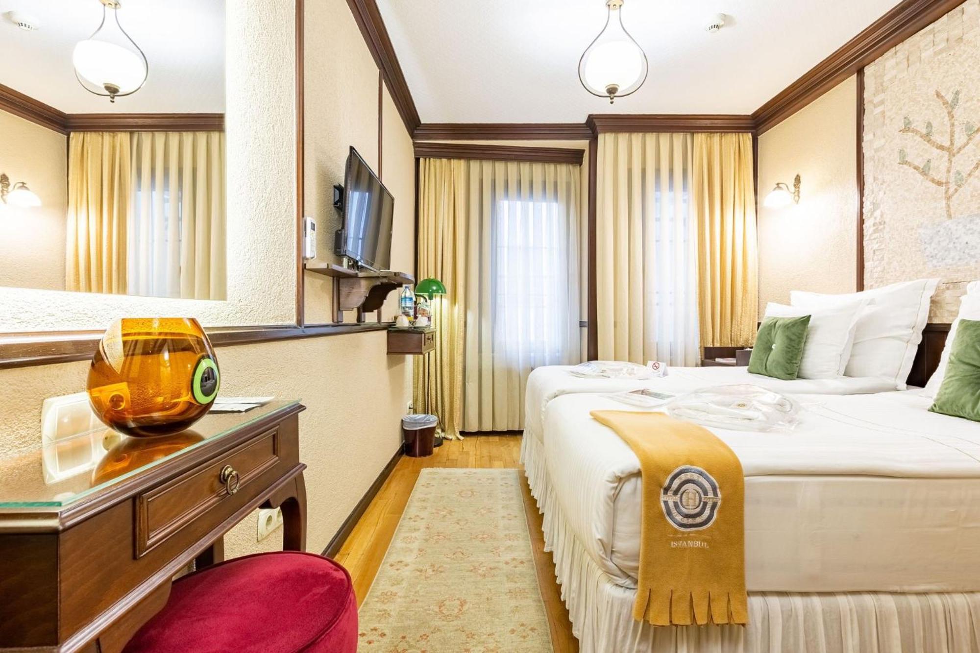 Standard Double or Twin Room 14m2