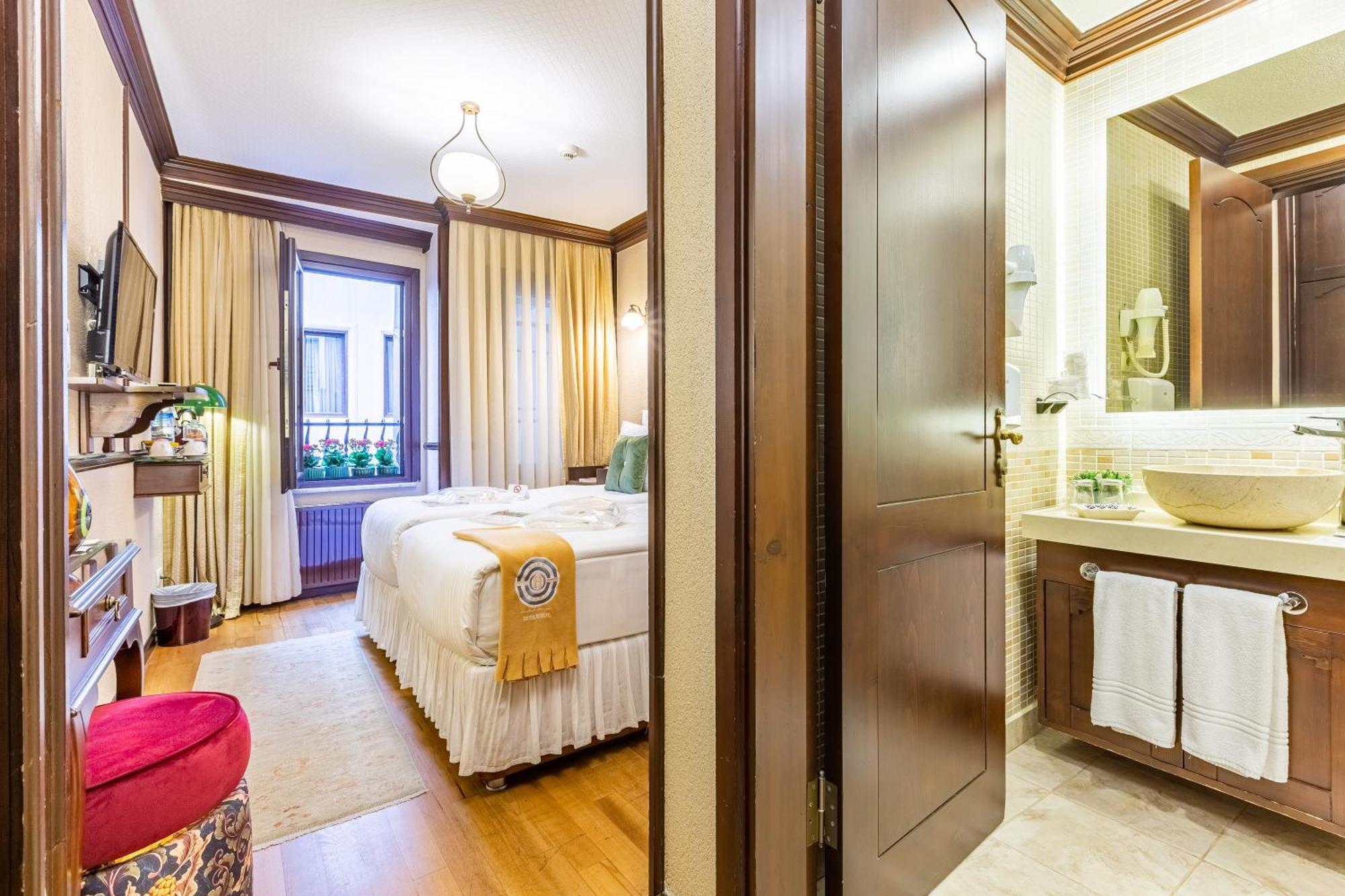 Standard Double or Twin Room 14m2