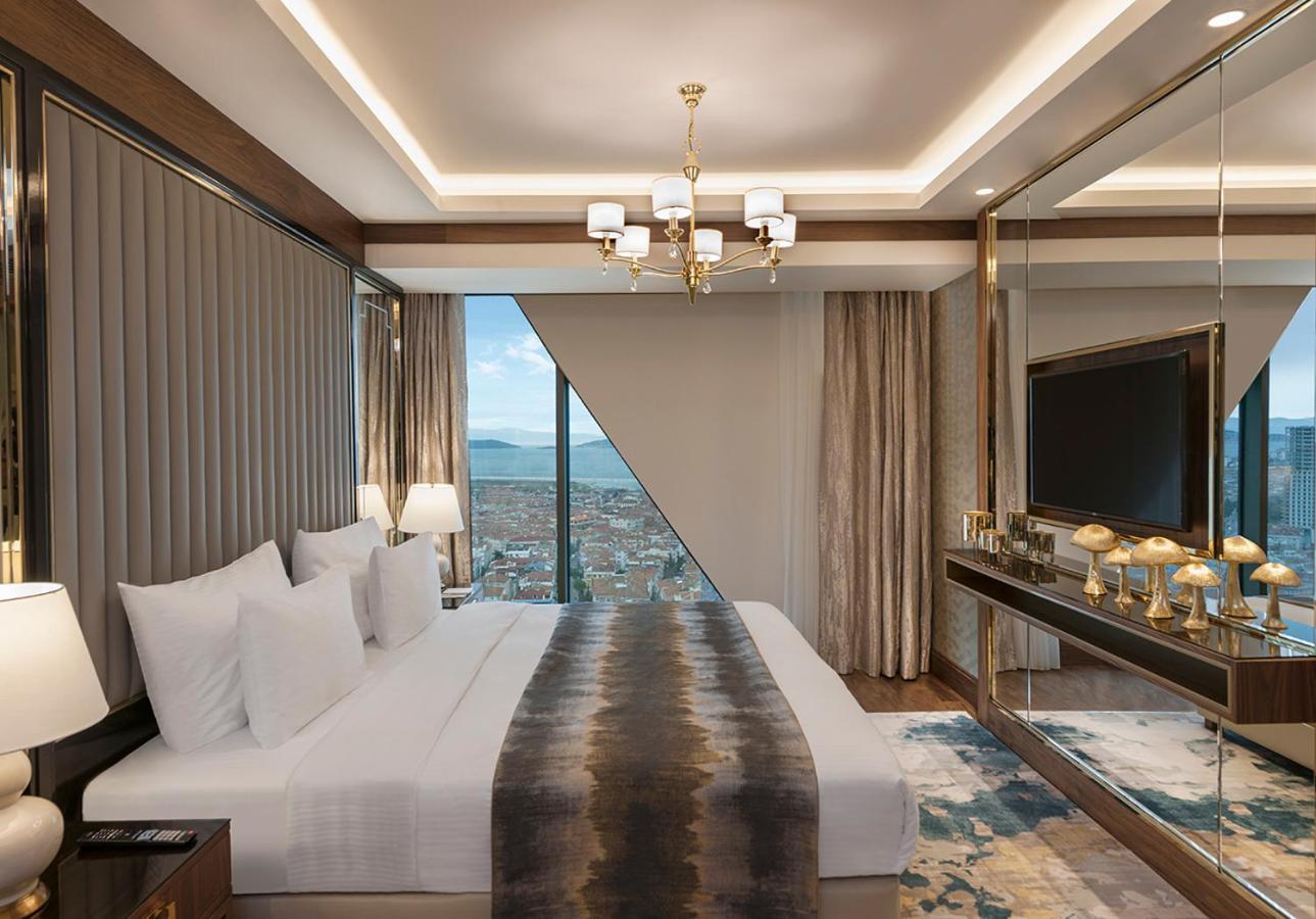 Presidential Suite King Size Bed
