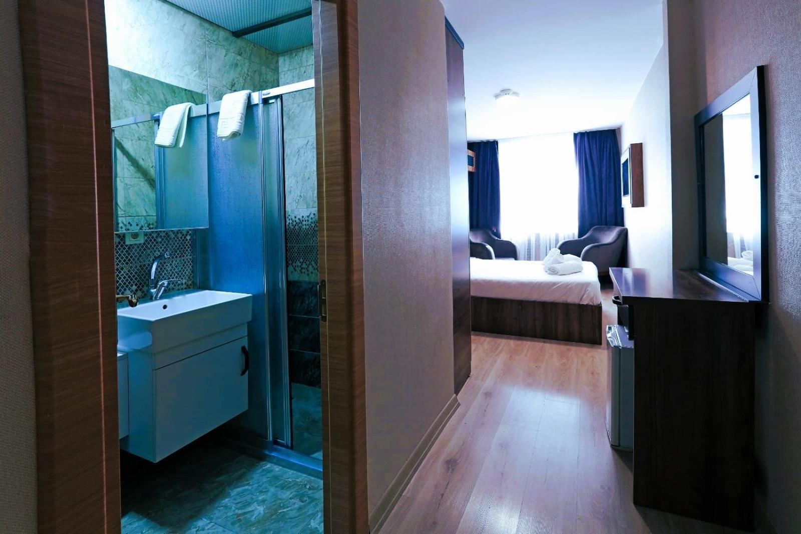 Large Double Room