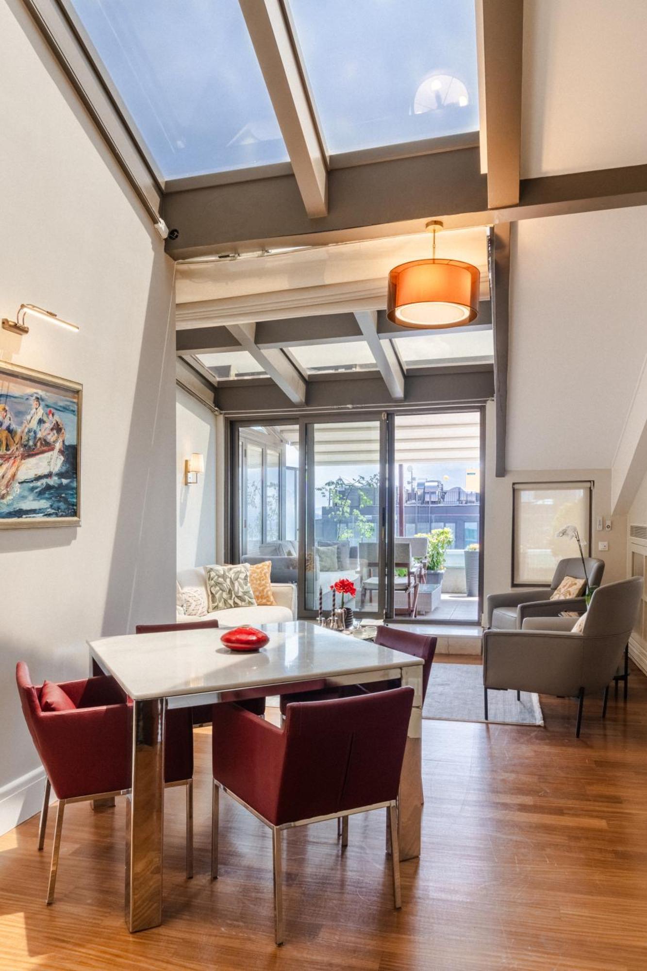 Five-Bedroom Premium Apartment