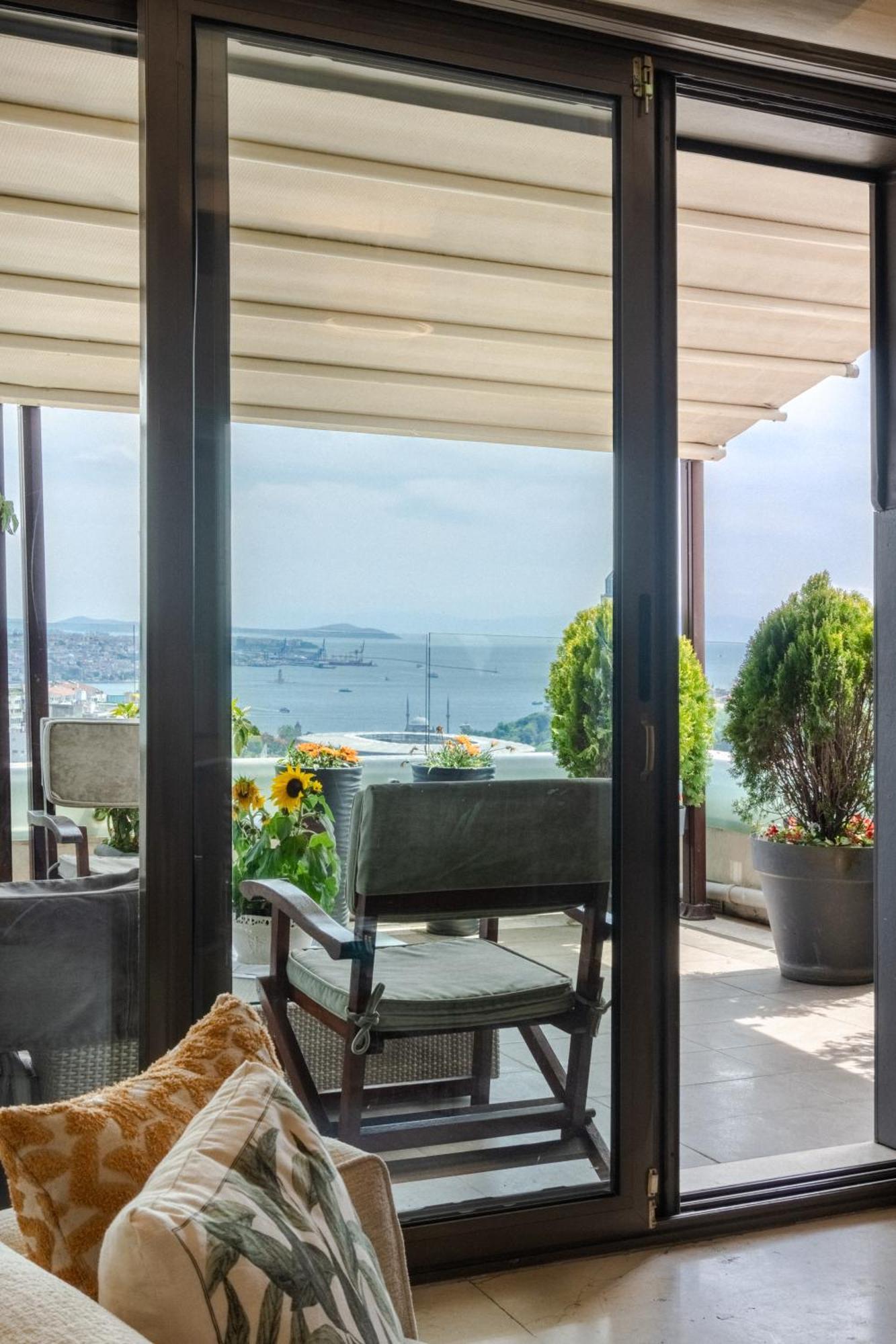 Five-Bedroom Premium Apartment