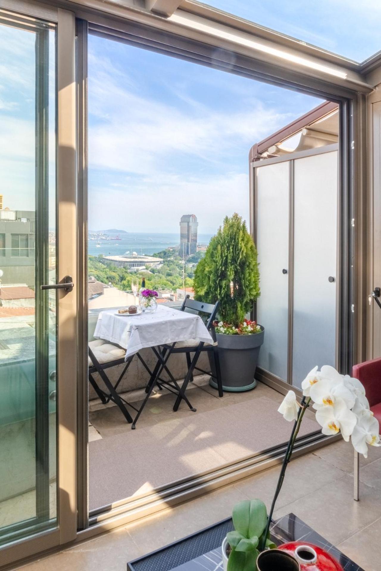 Five-Bedroom Premium Apartment