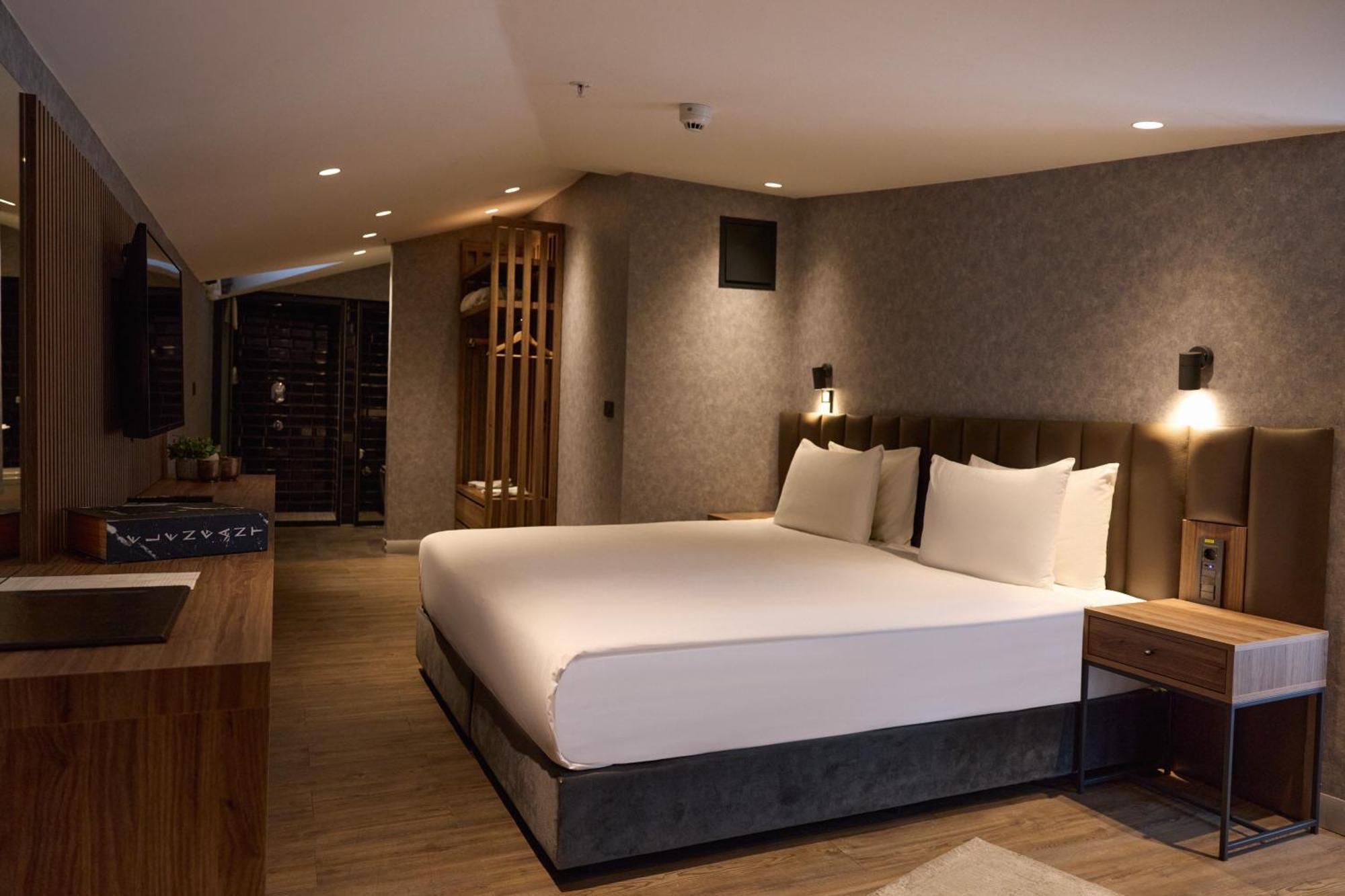 Suite City View