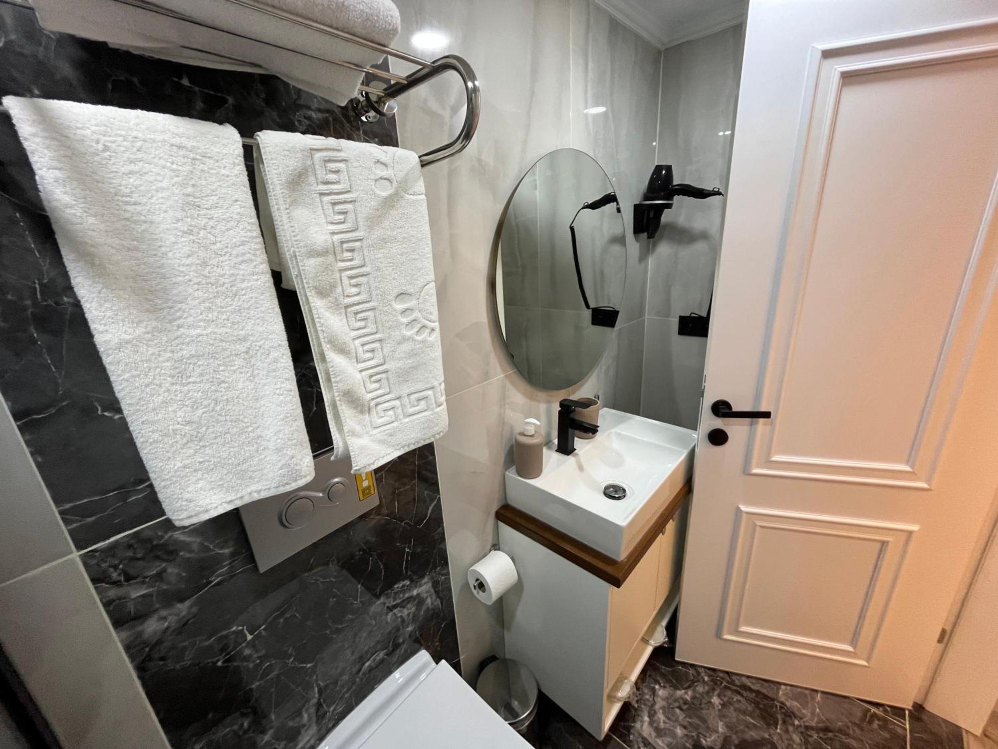 Single Room Private Bathroom