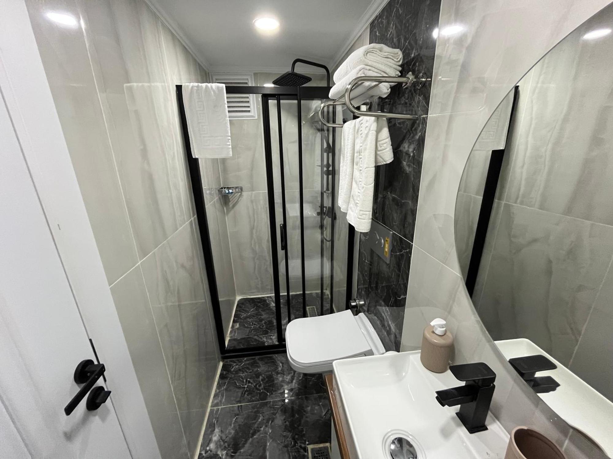 Single Room Private Bathroom