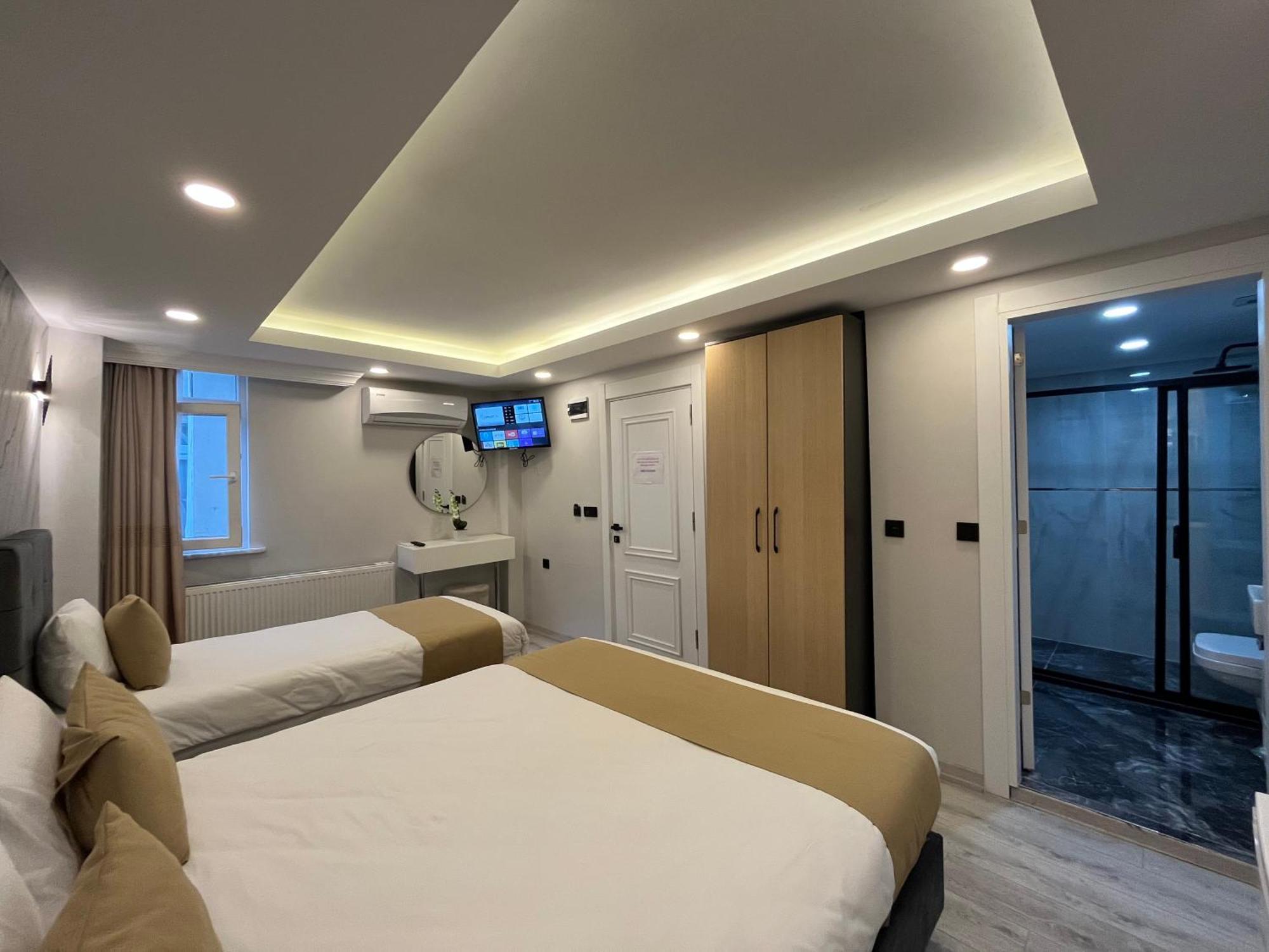 Economy Triple Room