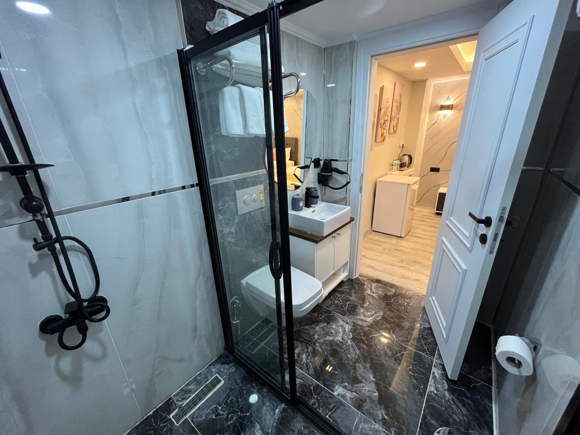 Economy Triple Room