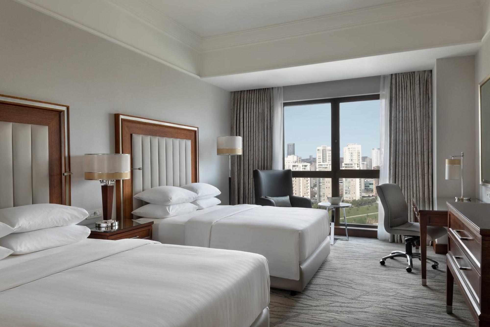 Deluxe Room Two Double Beds City View