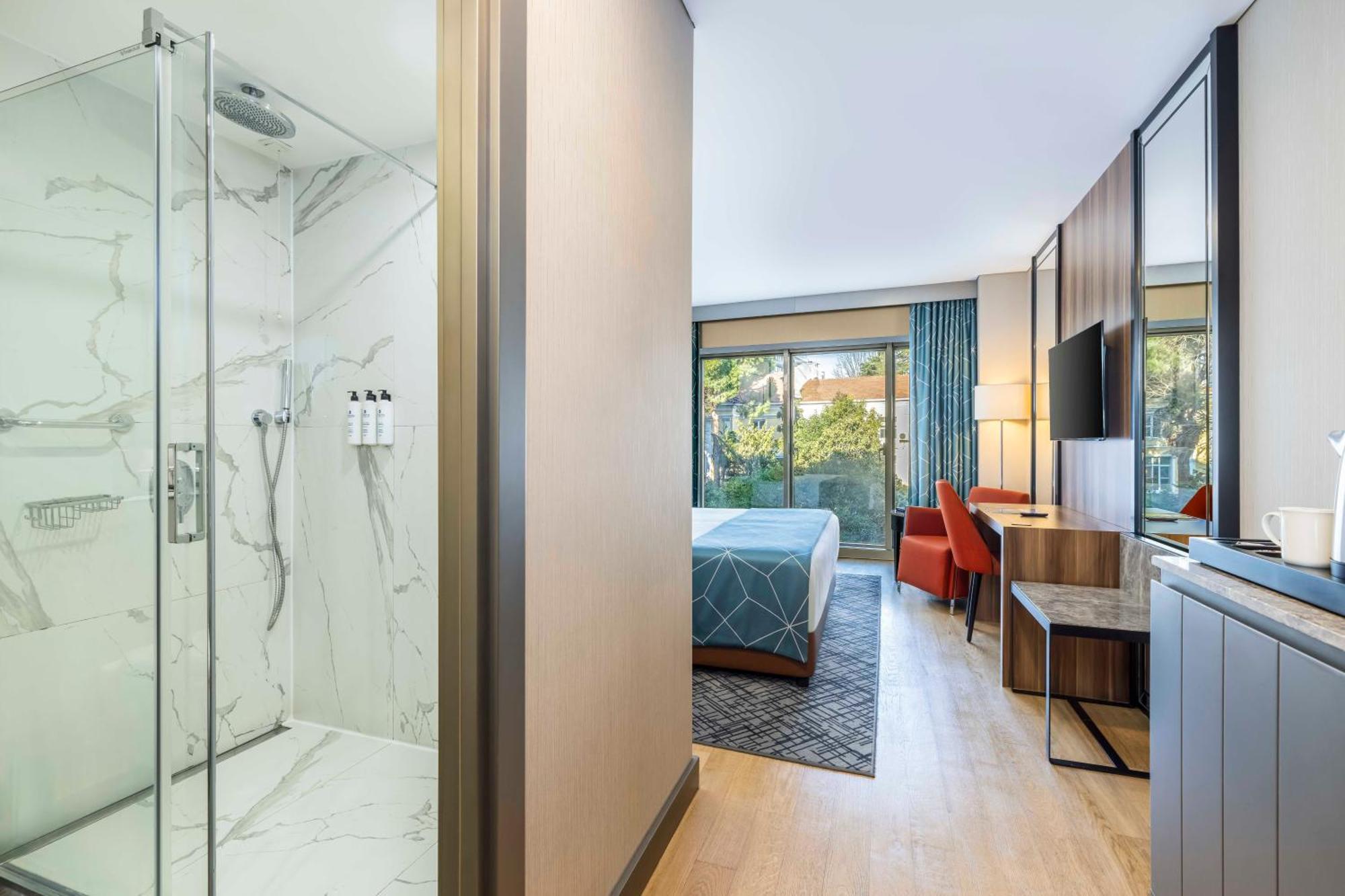 Deluxe City View Room