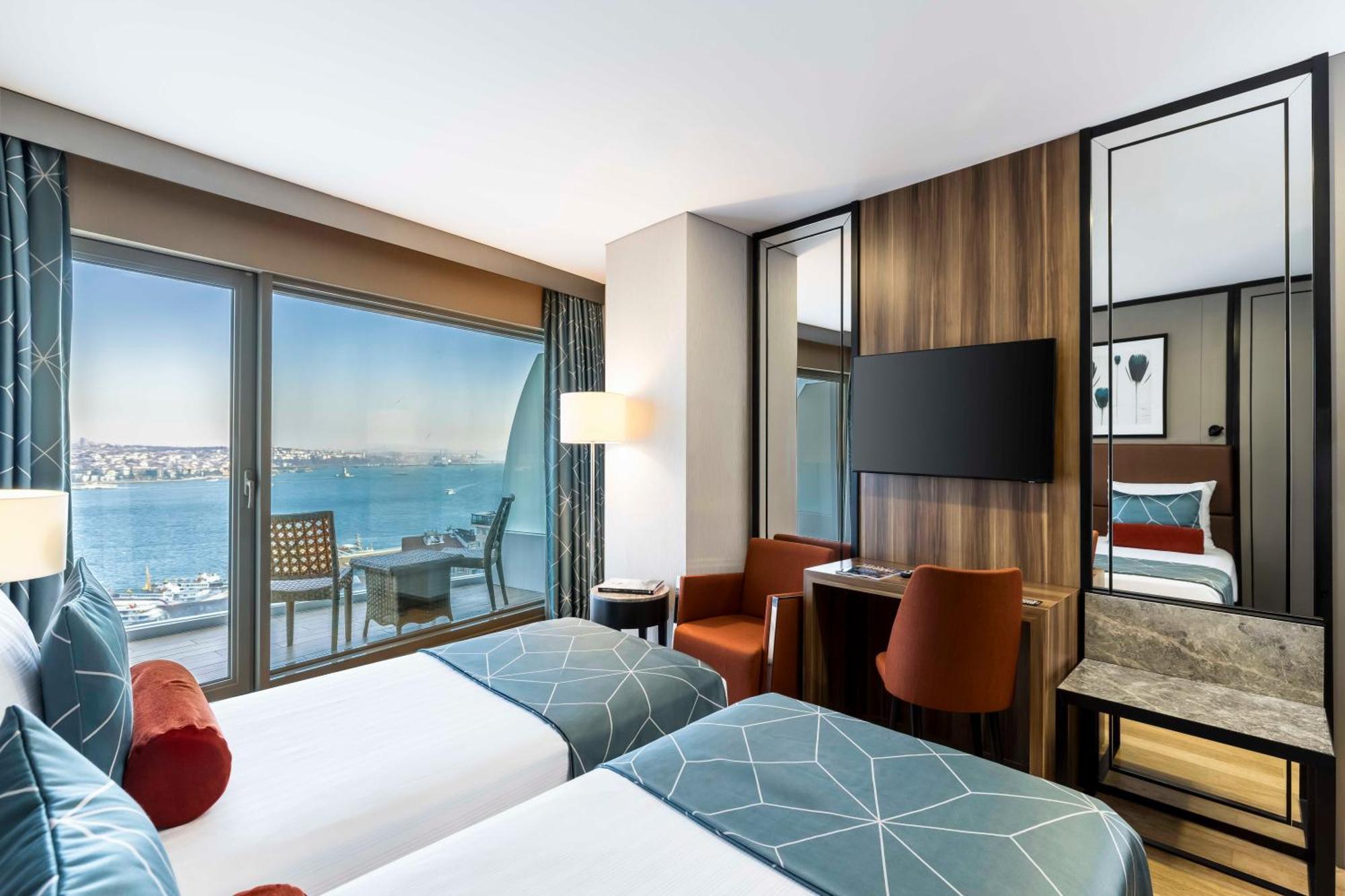 Deluxe Bosphorus View Room Balcony