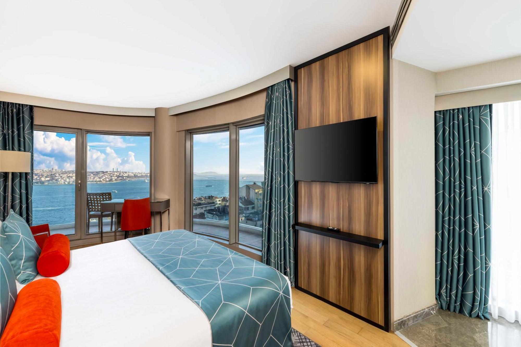 Superior Bosphorus View Room Balcony