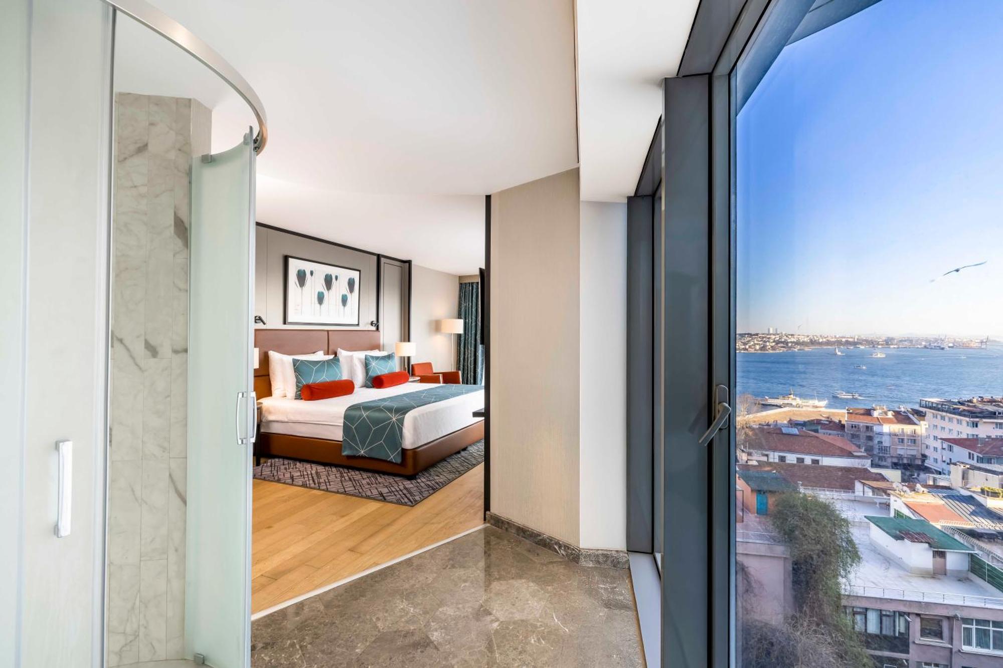 Superior Bosphorus View Room Balcony