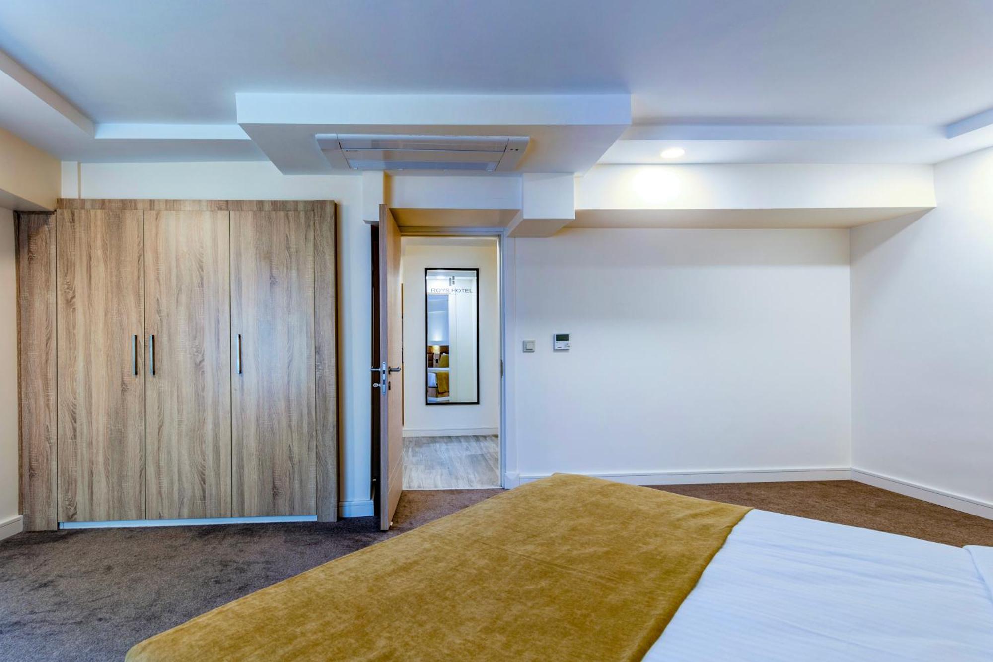 Queen Room
