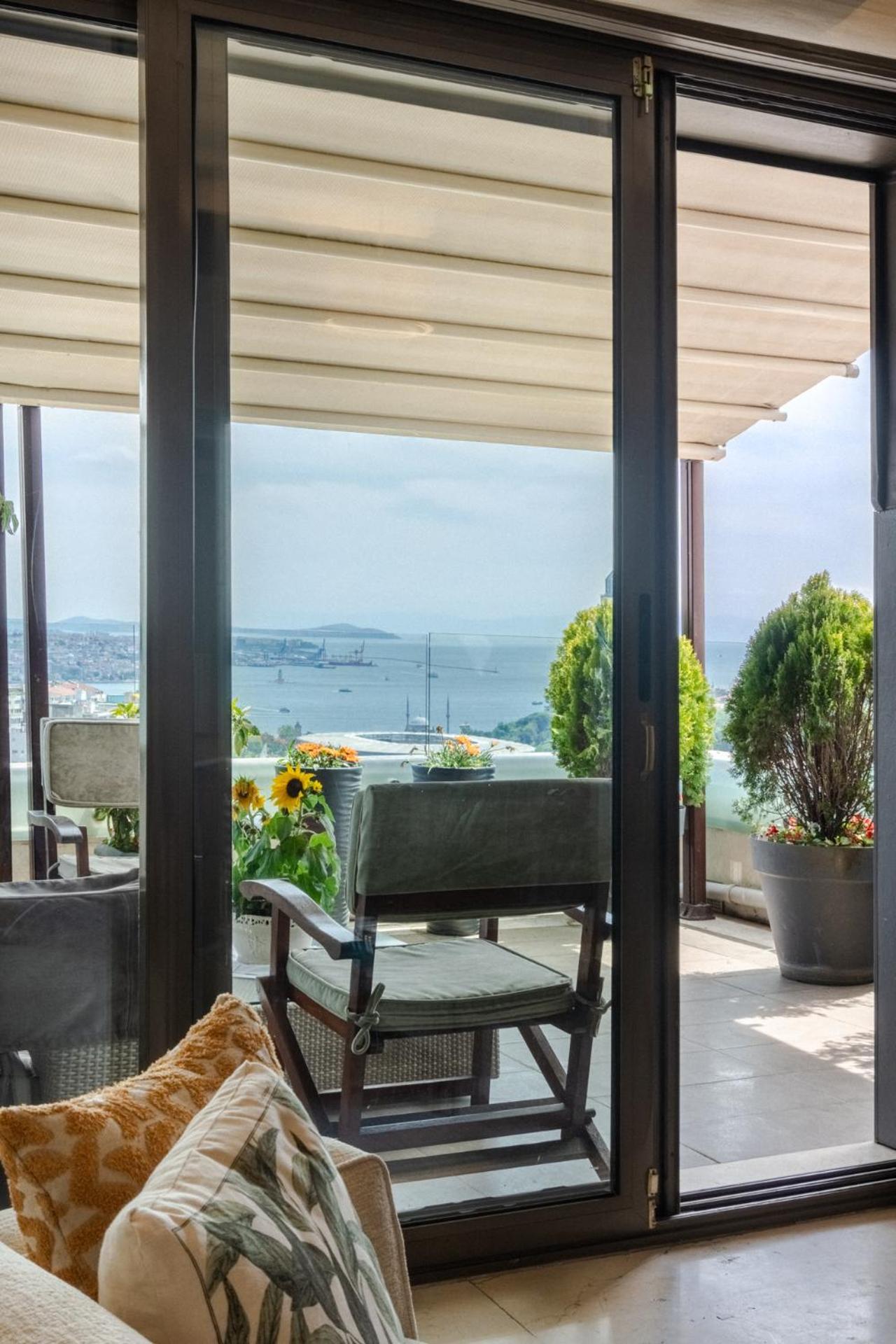 Five-Bedroom Premium Apartment